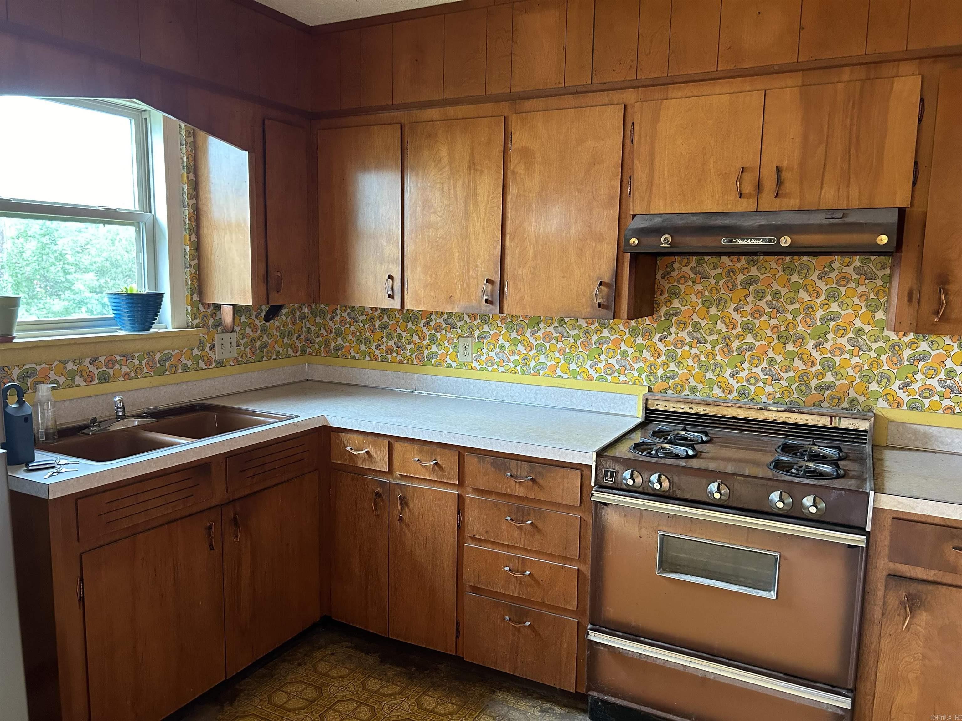 GLENOAKS - Residential