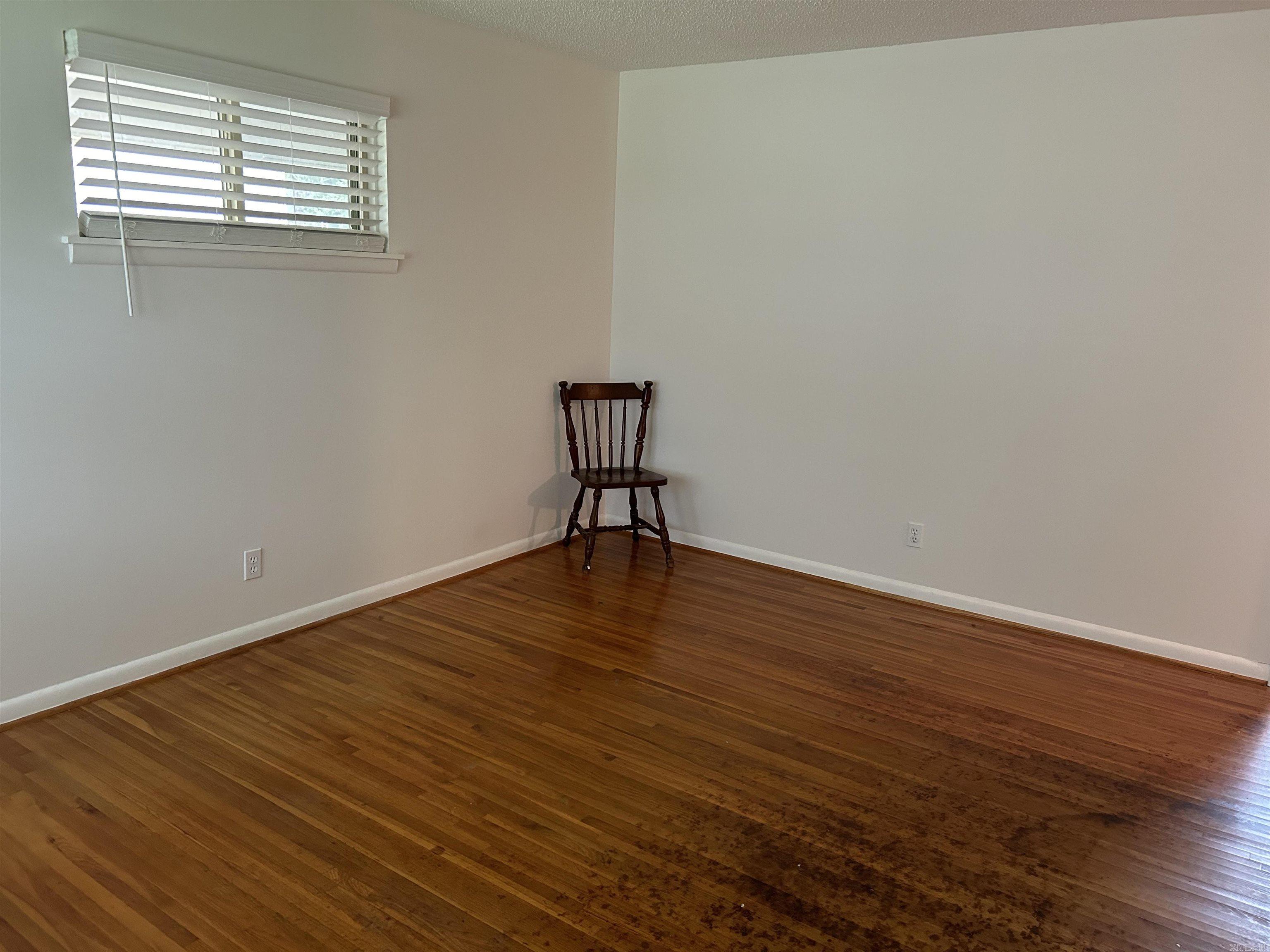 GLENOAKS - Residential