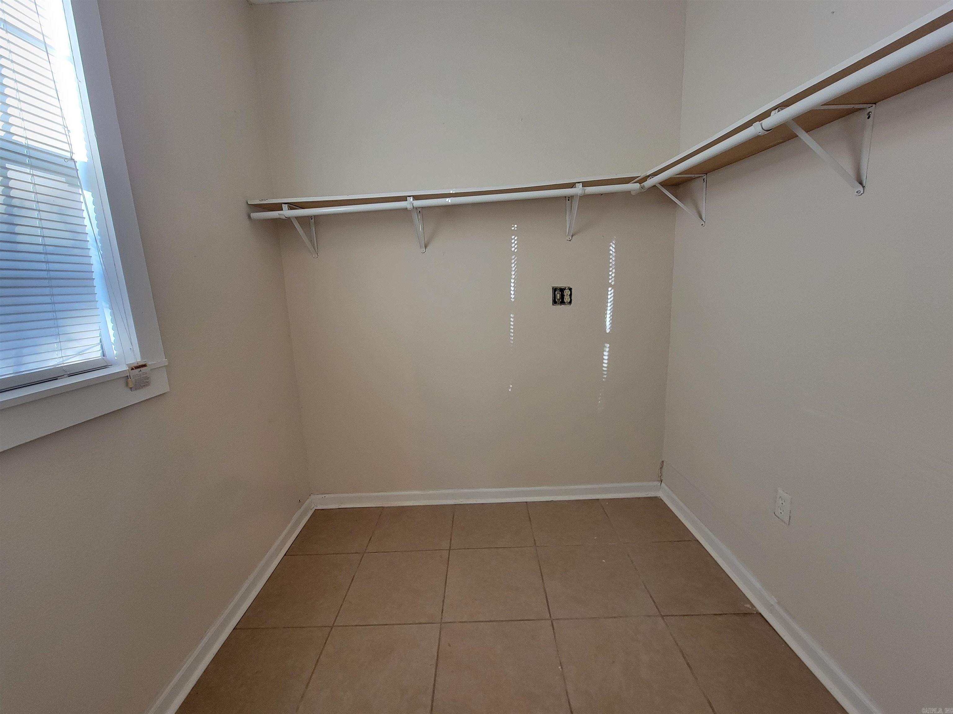 AUSTIN & TAYLOR TRIPLET RES - Residential