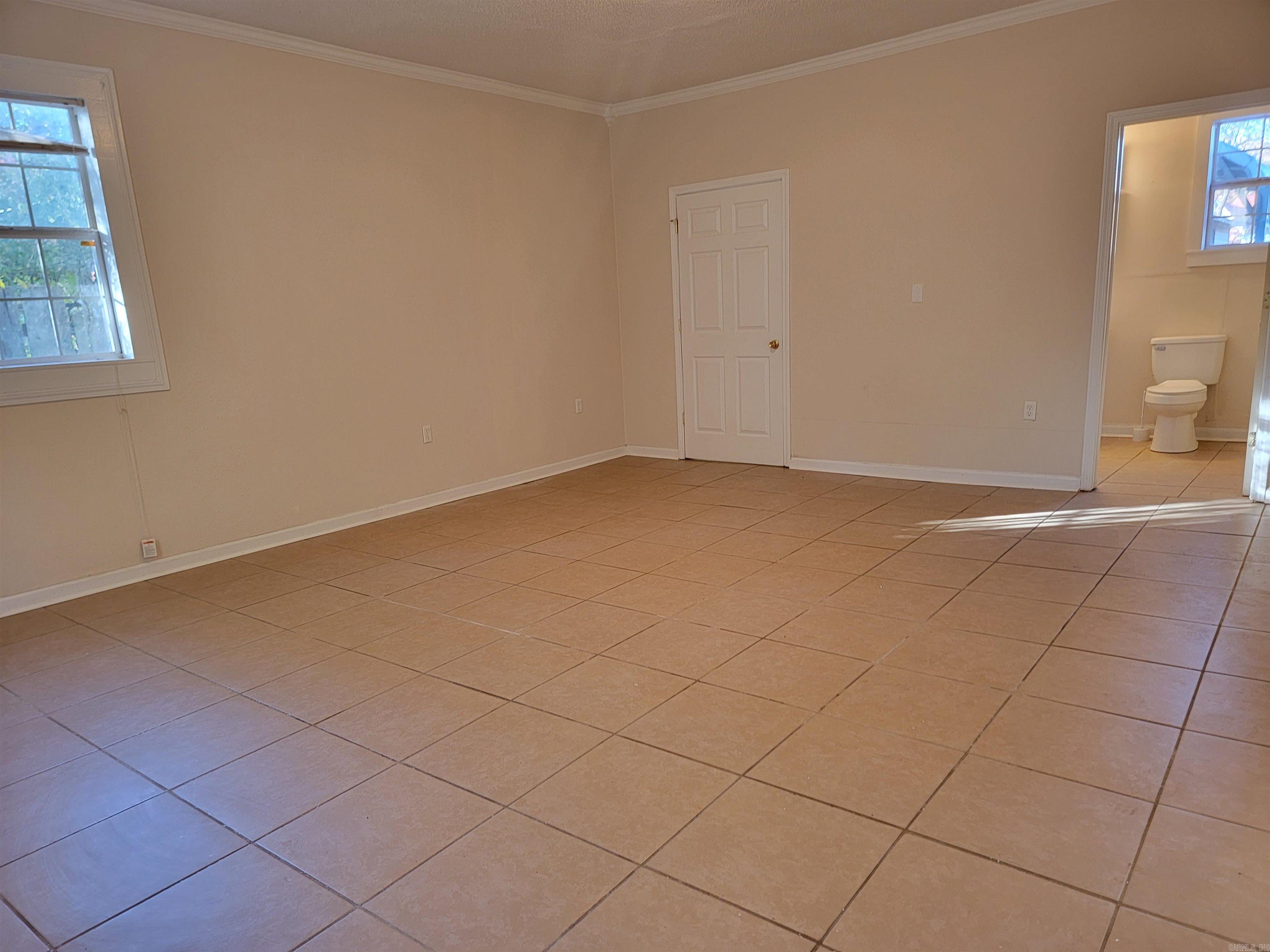 AUSTIN & TAYLOR TRIPLET RES - Residential