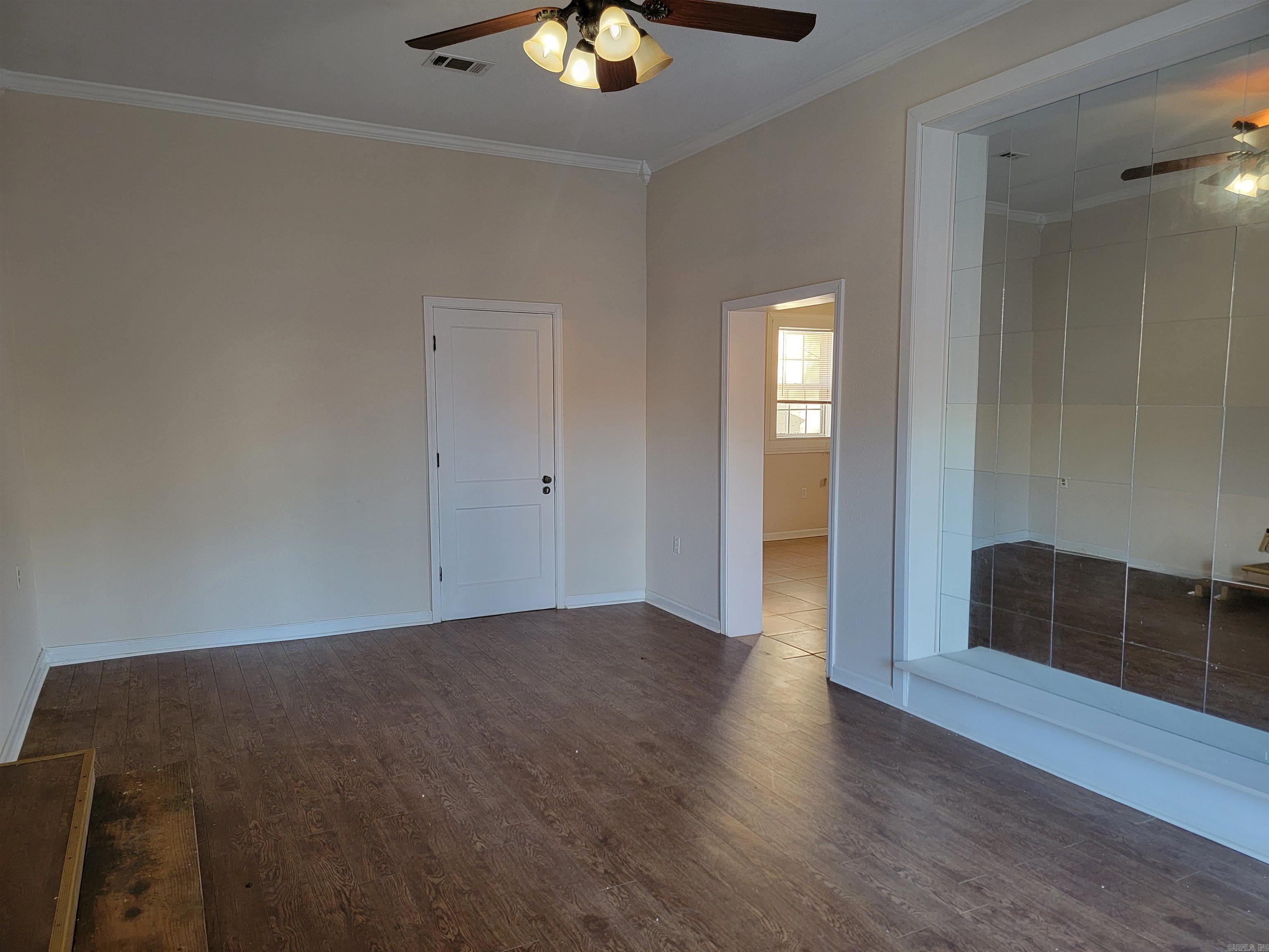 AUSTIN & TAYLOR TRIPLET RES - Residential