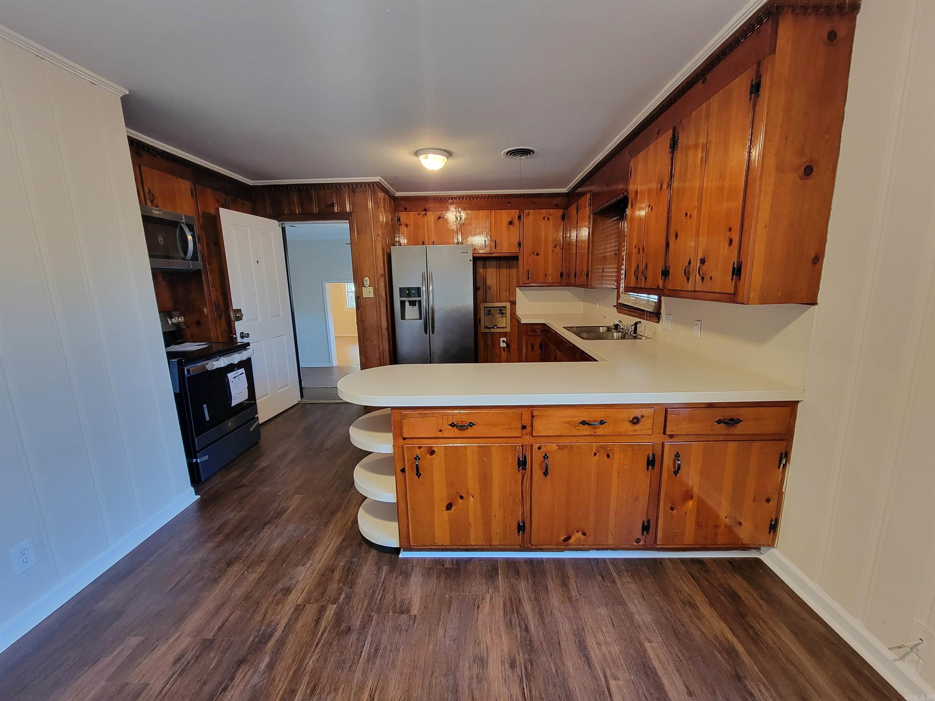 AUSTIN & TAYLOR TRIPLET RES - Residential