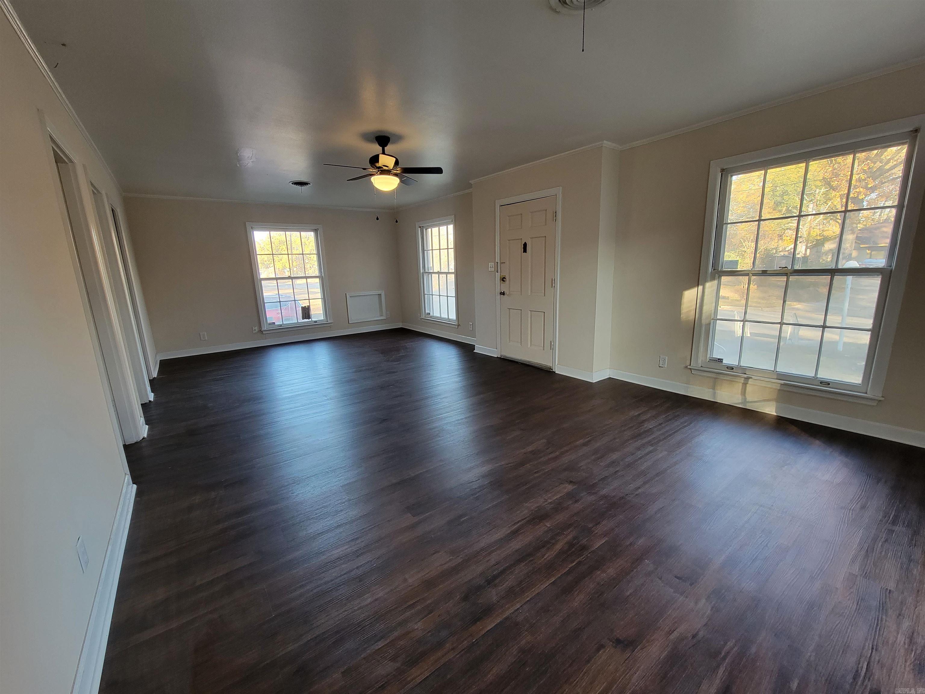 AUSTIN & TAYLOR TRIPLET RES - Residential