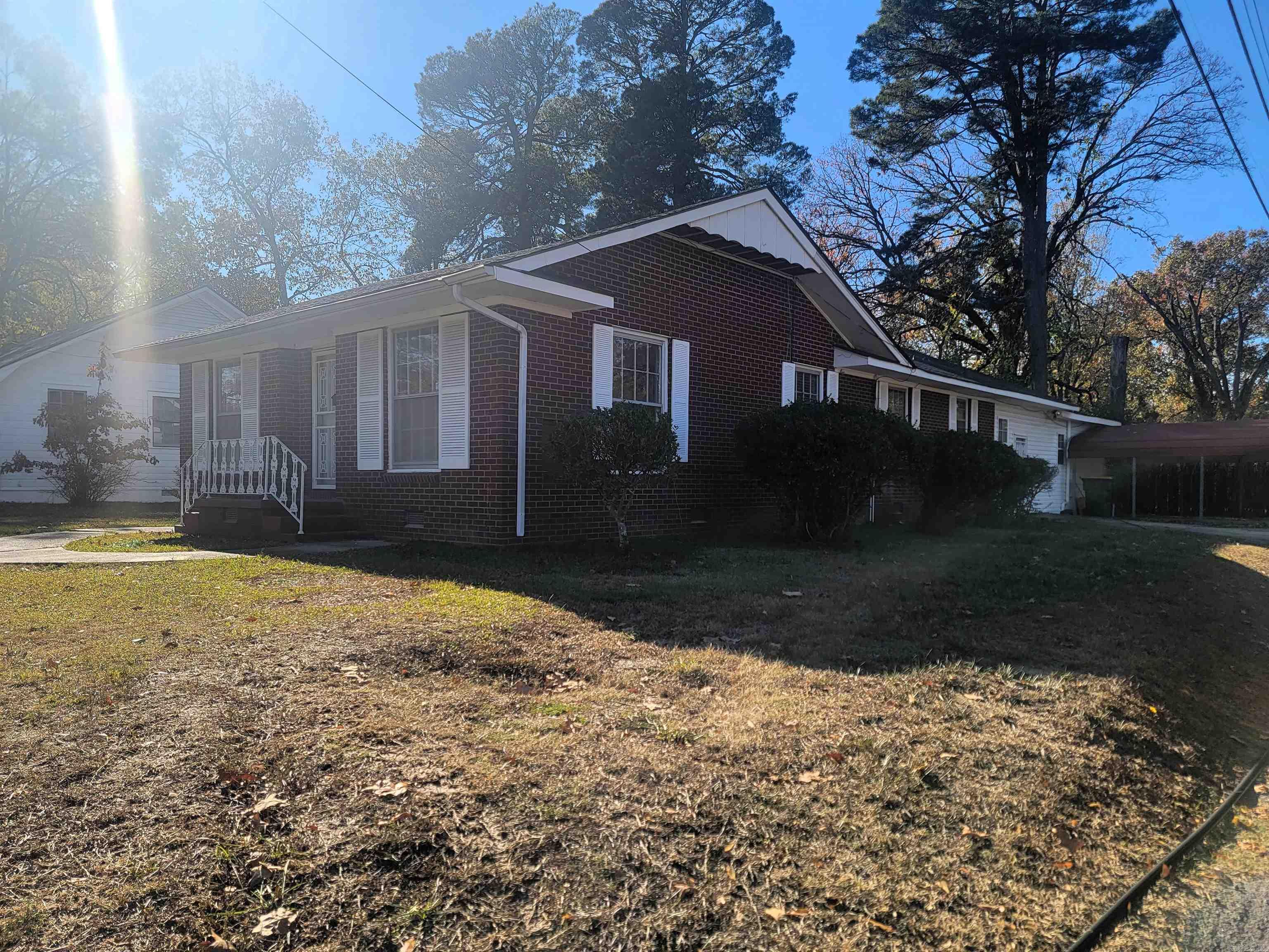 AUSTIN & TAYLOR TRIPLET RES - Residential