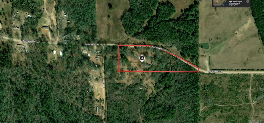 Fixer Upper House on 7 acres. House is a four bedroom one bath with 1985 sq foot its big enough to make into anything you can imagine.  Property has large oak trees.  Lots of potential.  Make a fair offer