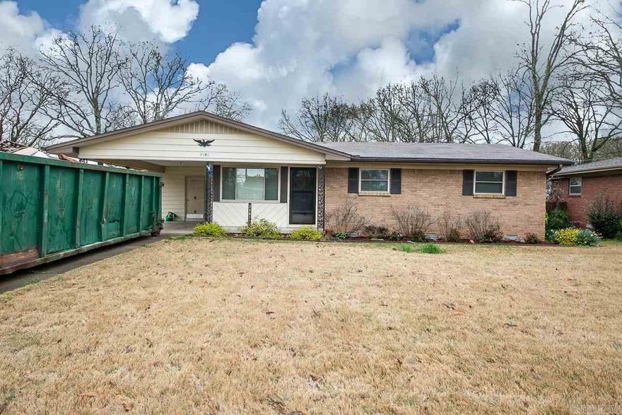 Charming 3 bed/2 bath home, two living areas/den. Large lot, shed in backyard available to use.  No Pets.  Application/Background Check/Security Deposit required