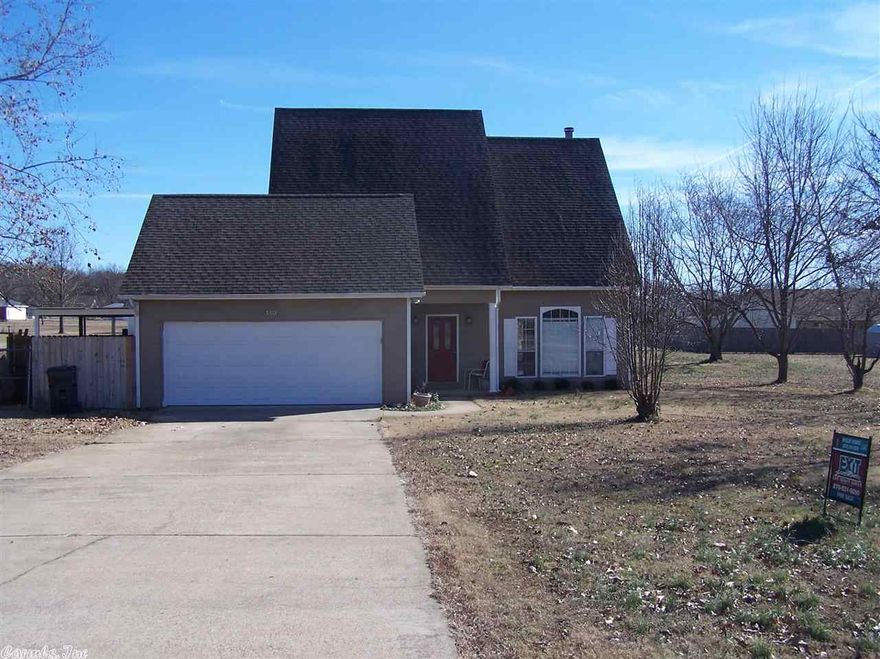 Three bedroom two bath on one acre in valley view! Home offers 2200sqft heated and cooled. Large living area with wood burning stone fireplace and breakfast bar. Kitchen has tiled counter tops and back splash.  There is a separate laundry room. Back porch to enjoy the large yard with plenty of space for a shop building or pool