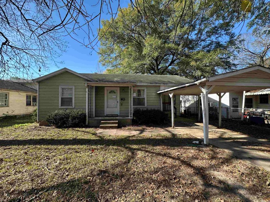 Ready for your remodel! Excellent location for this 2 bed 1 bath property. Seconds from Caldwell Elementary and I-30. Large kitchen opens up to a spacious living. Good sized hall bath that leads to two bedrooms. Laundry room also inside. Ready for your changes and updates. All items in home convey. Agents see remarks.