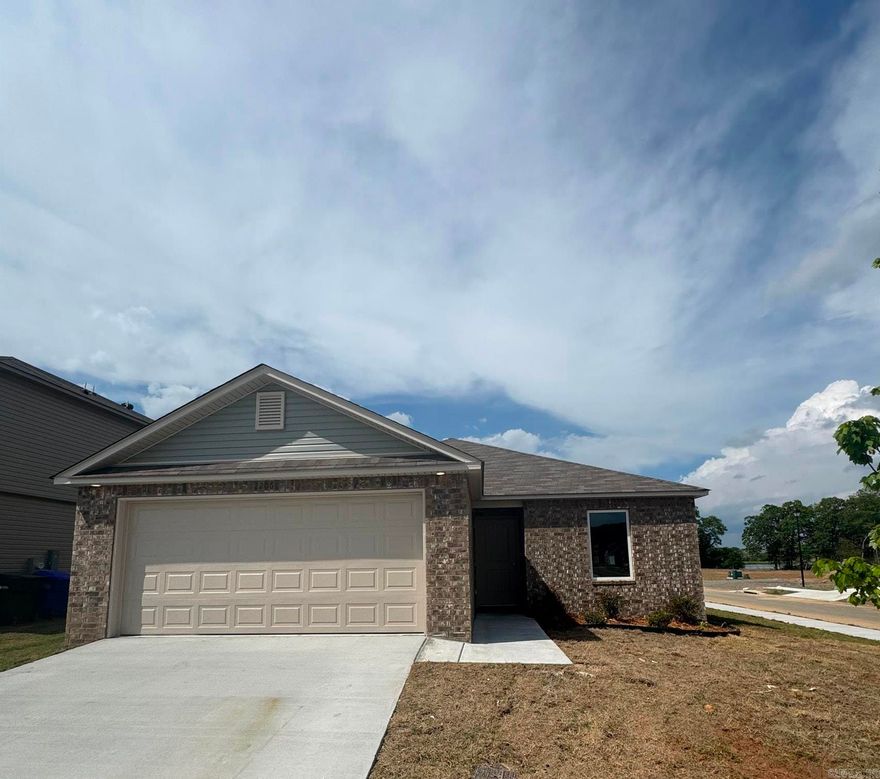 The Wright plan offers a stylish and functional home design that prioritizes attractiveness and practicality. This residence includes an open floor layout featuring 3 bedrooms and 2 bathrooms, with a spacious master suite and a modern kitchen equipped with energy-efficient appliances. The design highlights an open floor concept, promoting a seamless transition between different living areas. Discover more about this home today!   **SEE SHOWING REMARKS & AGENT REMARKS FOR IMPORTANT INFORMATION**