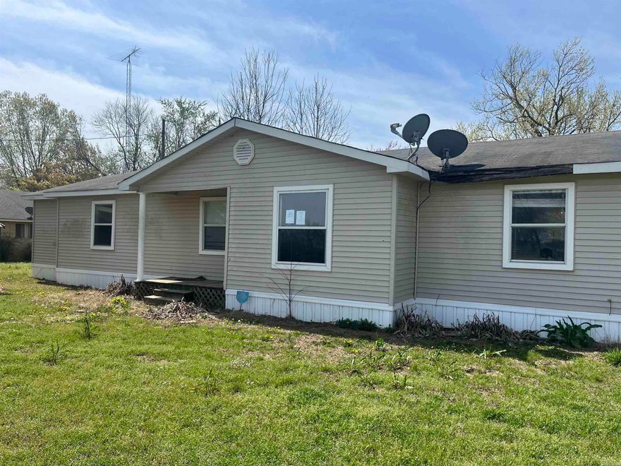 New Investment Opportunity! Are you an investor or house flipper looking for your next project? This property has great potential and just needs a little TLC to become Home Sweet Home!  Priced to sell AS-IS — no repairs will be made. Don’t miss your chance to transform this diamond in the rough into a dream home or profitable flip!