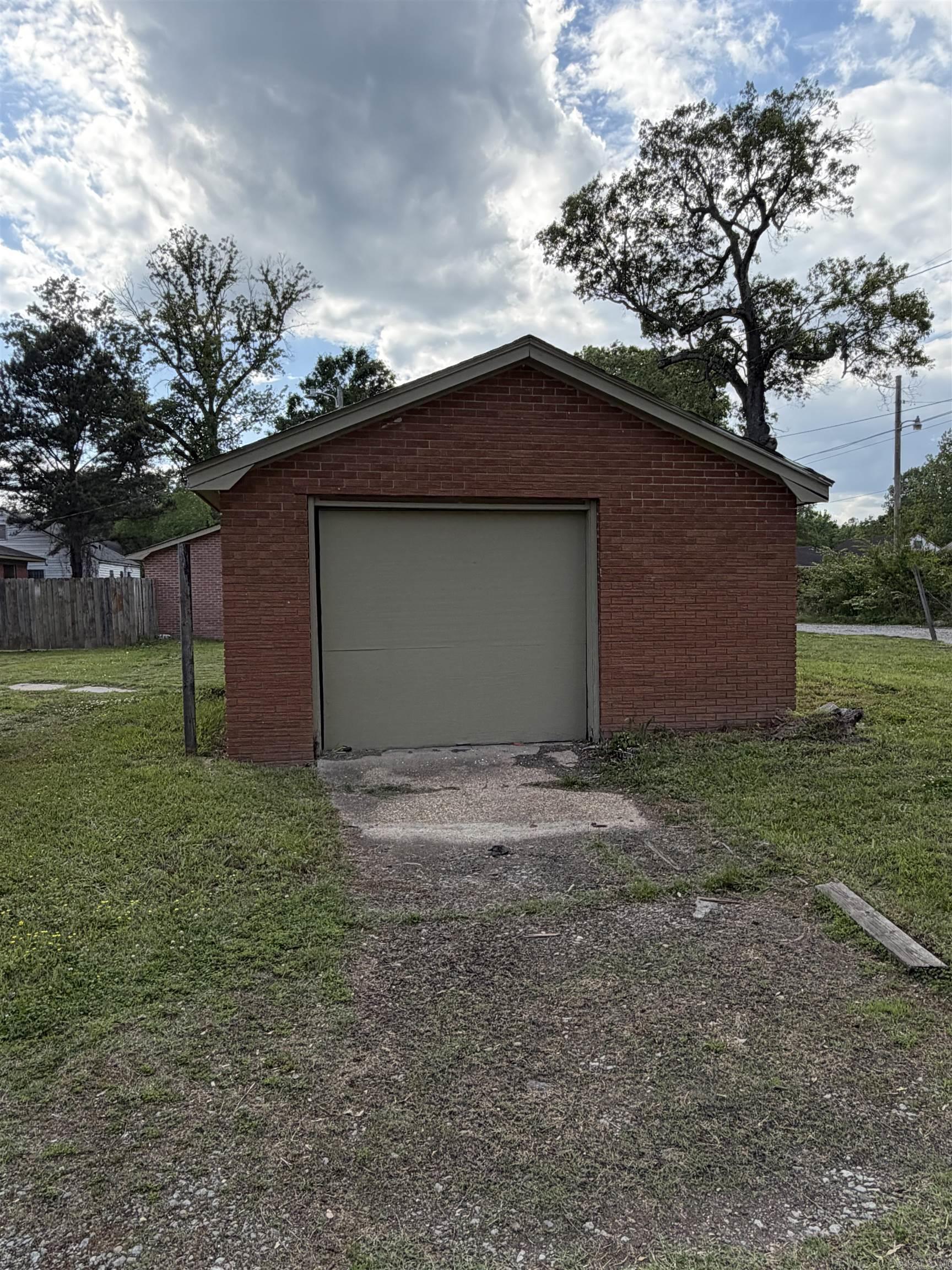 AUSTIN & TAYLOR ADDITION - Residential