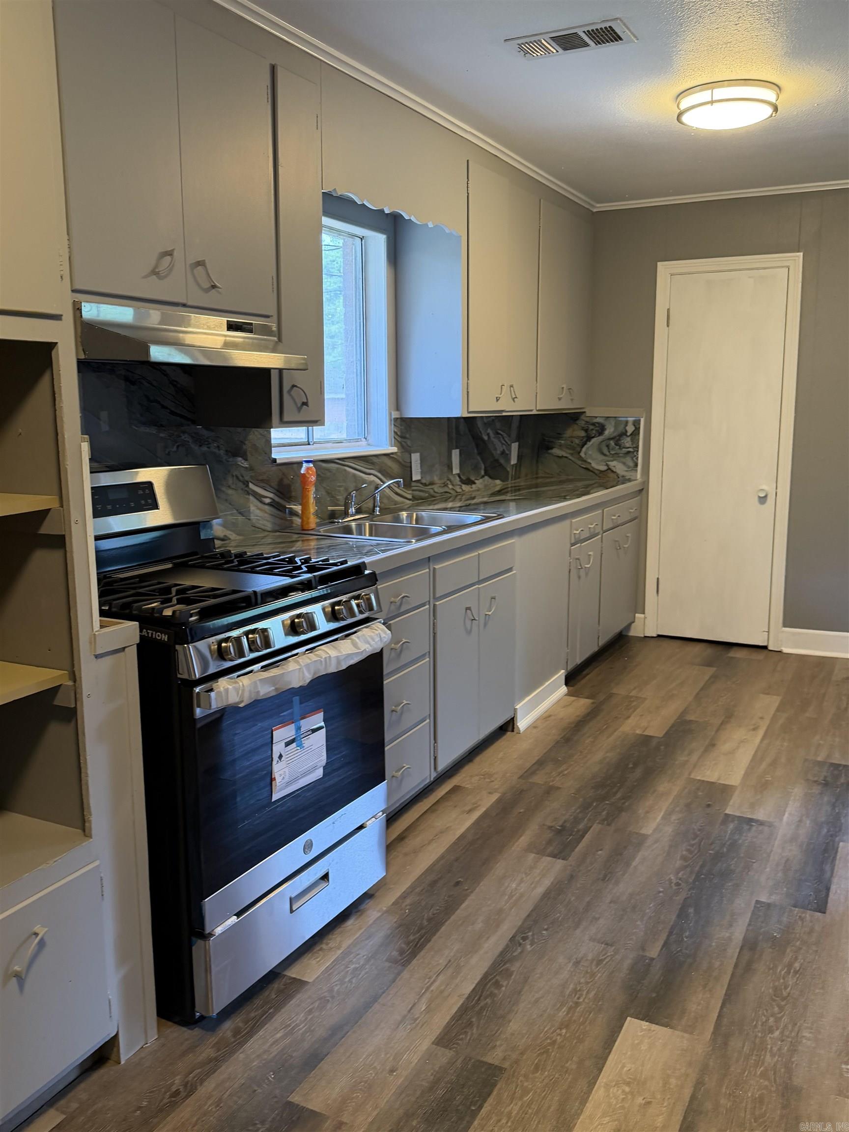 AUSTIN & TAYLOR ADDITION - Residential