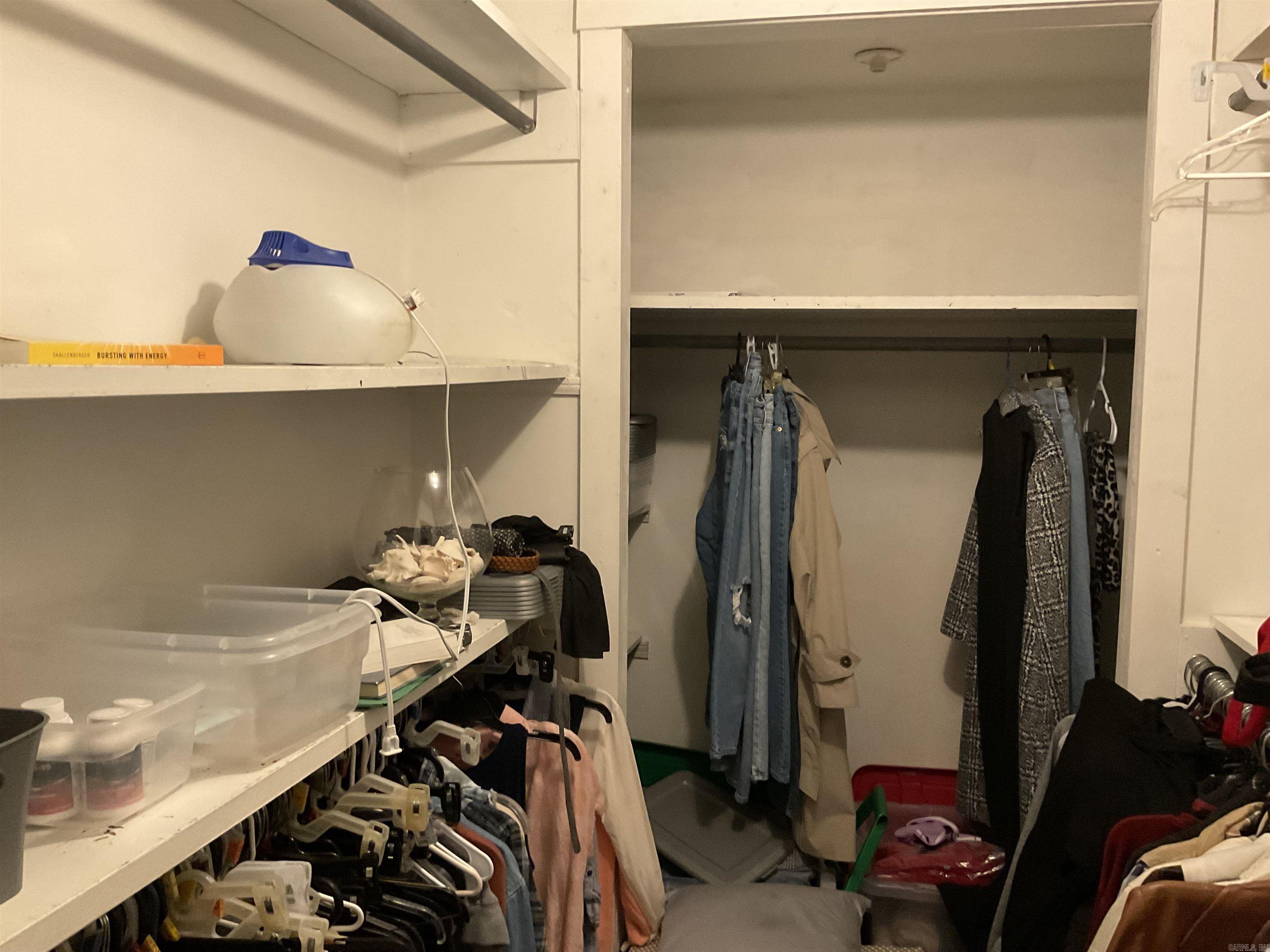 CLINTON - Residential