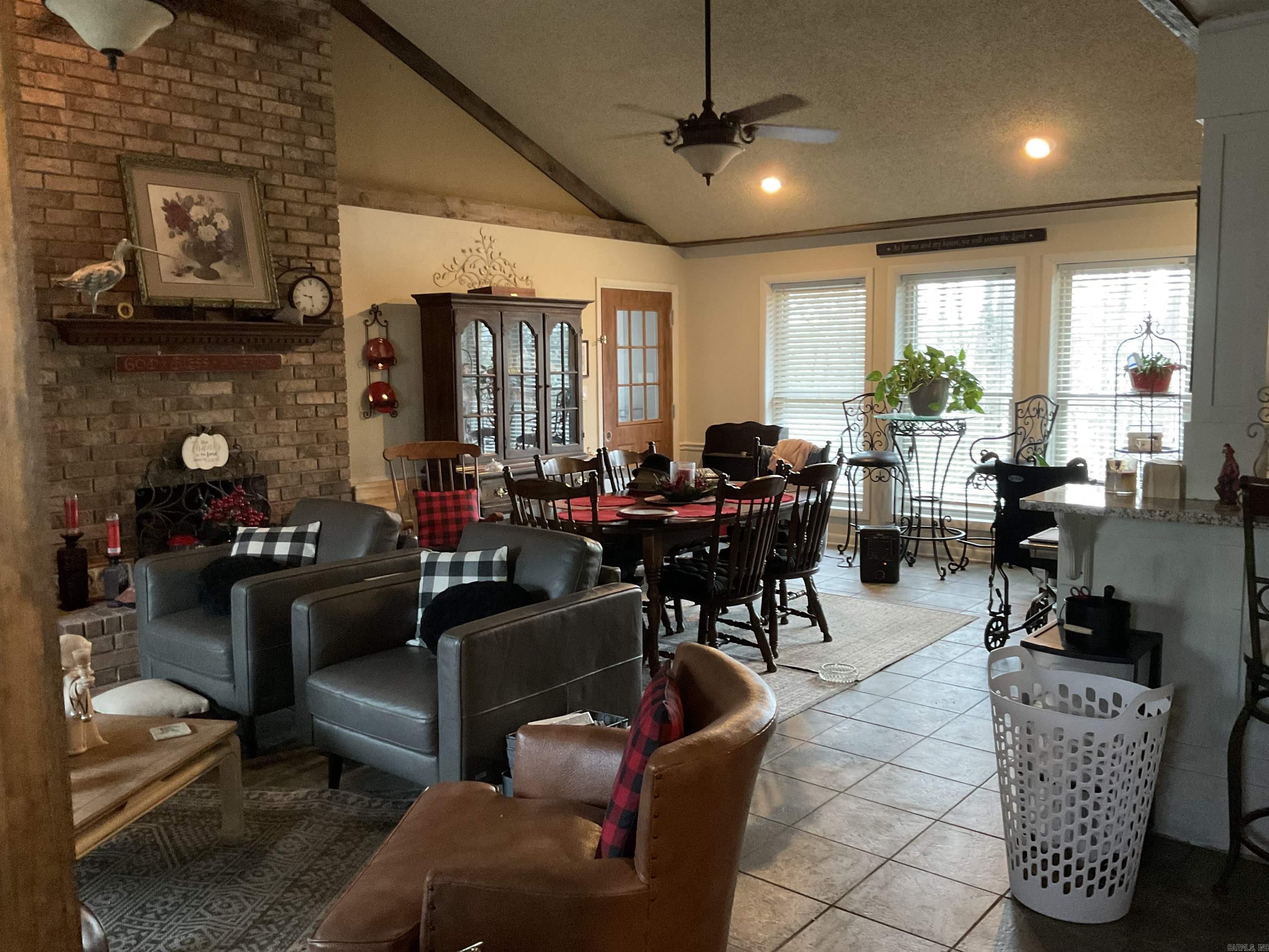 CLINTON - Residential