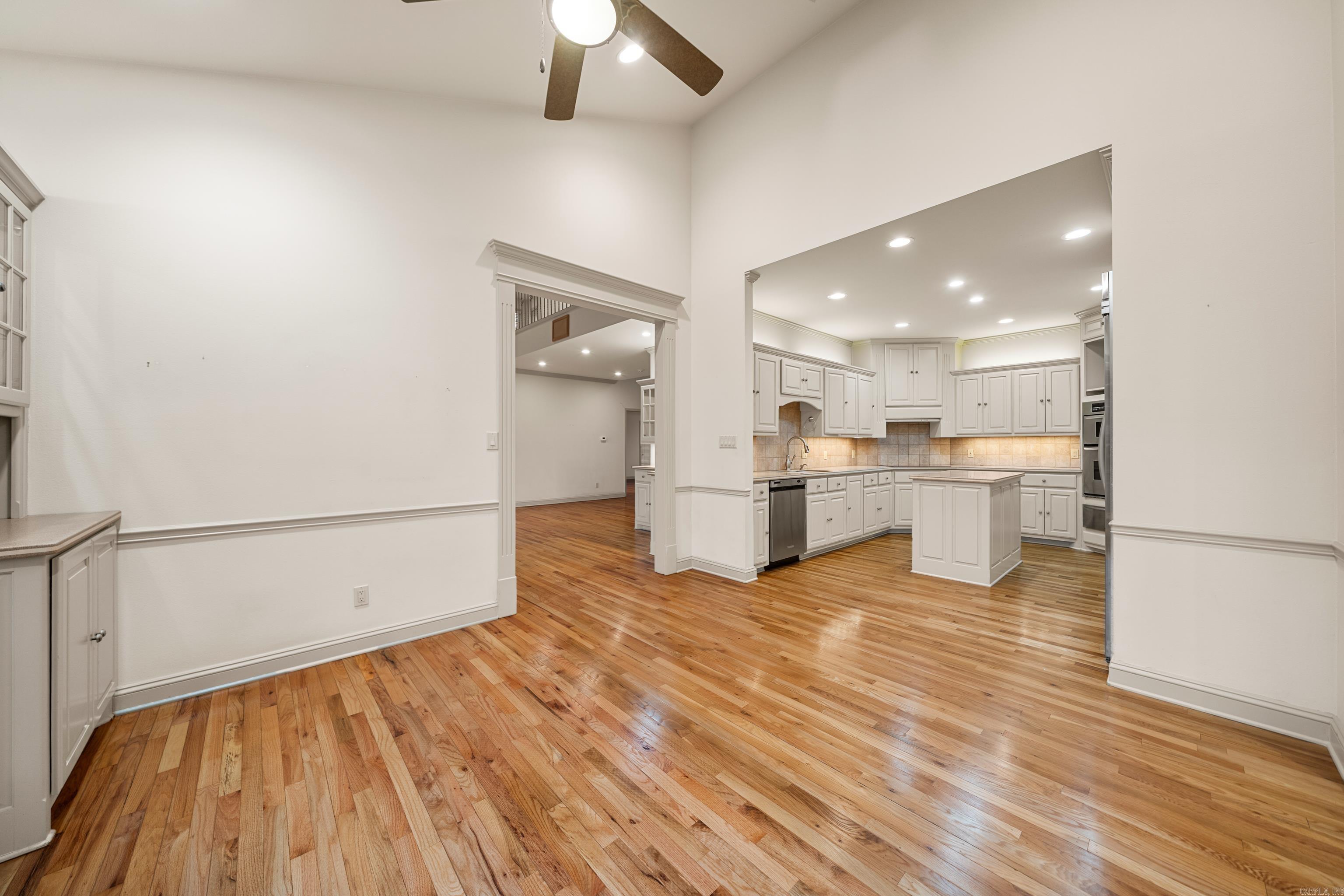 LOTUS VALLEY - Residential