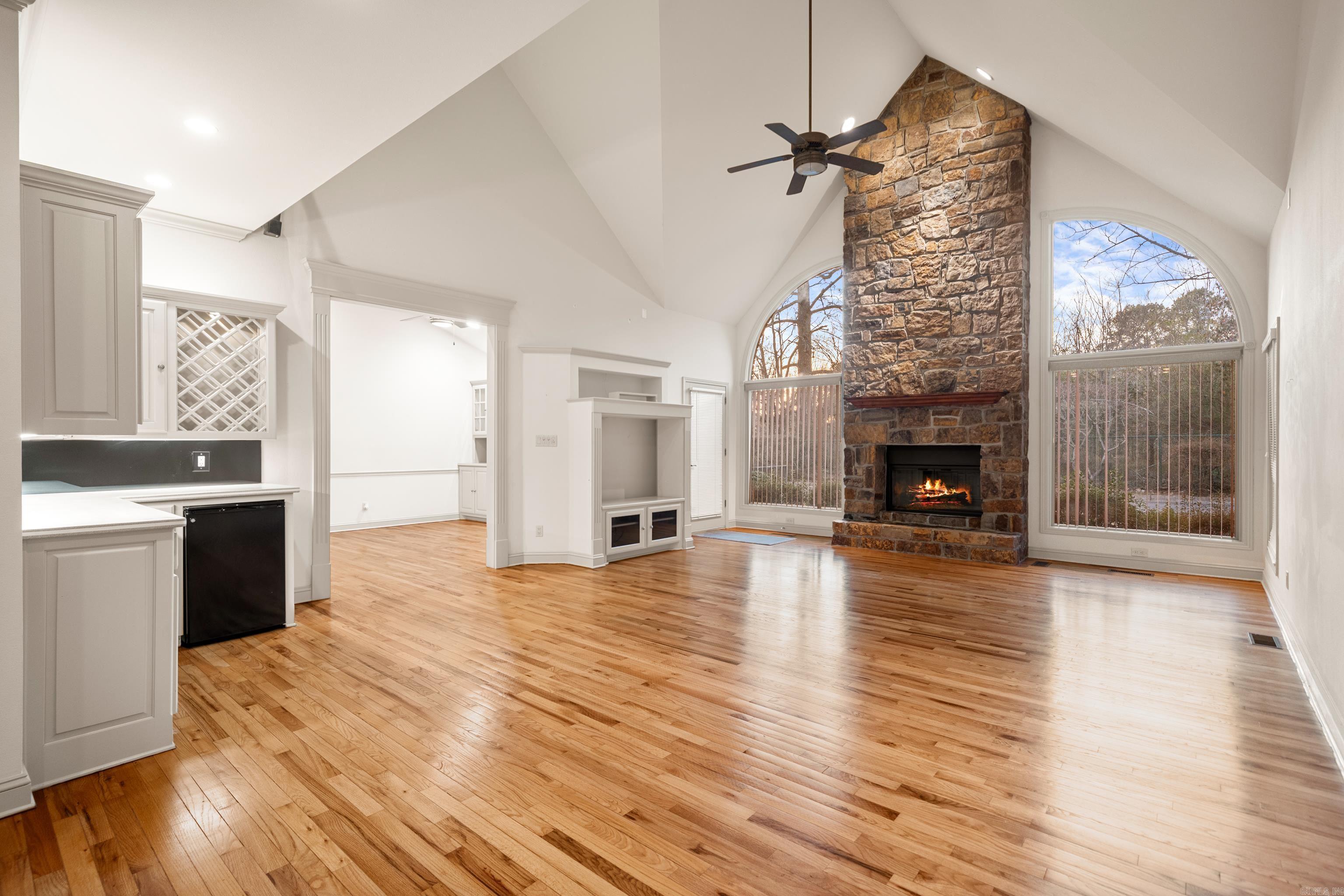 LOTUS VALLEY - Residential