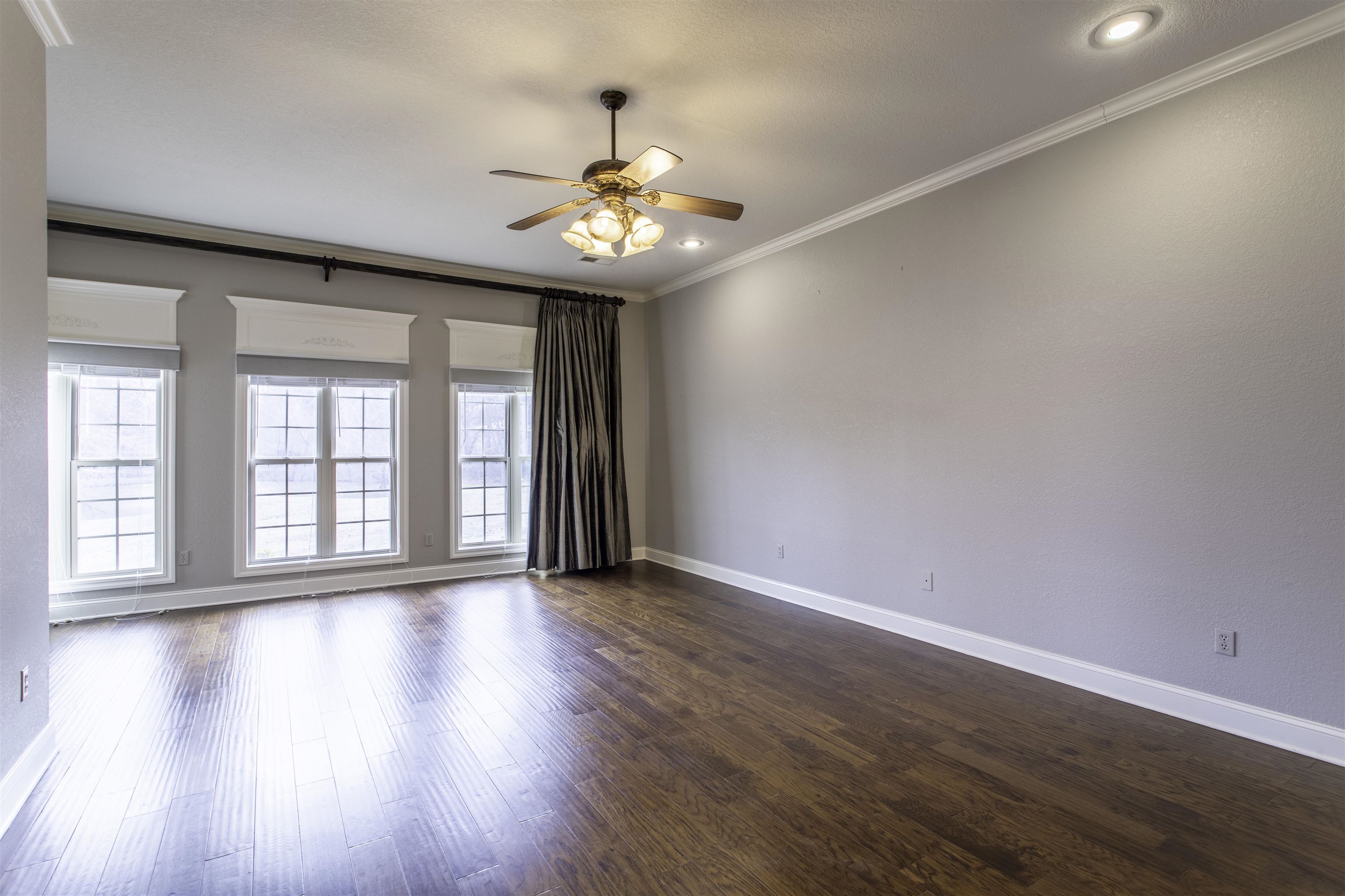 Ridgepointe - Residential