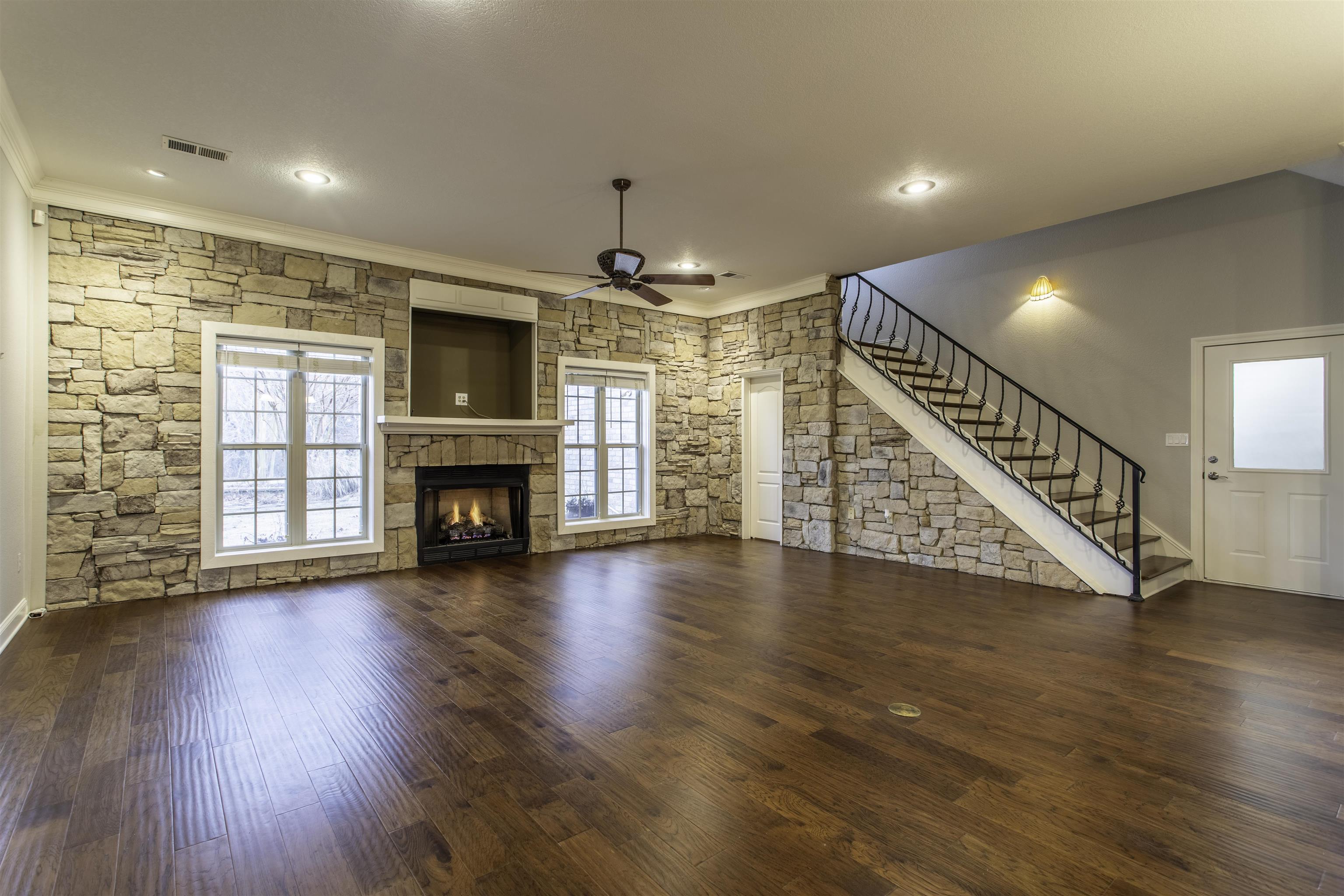 Ridgepointe - Residential