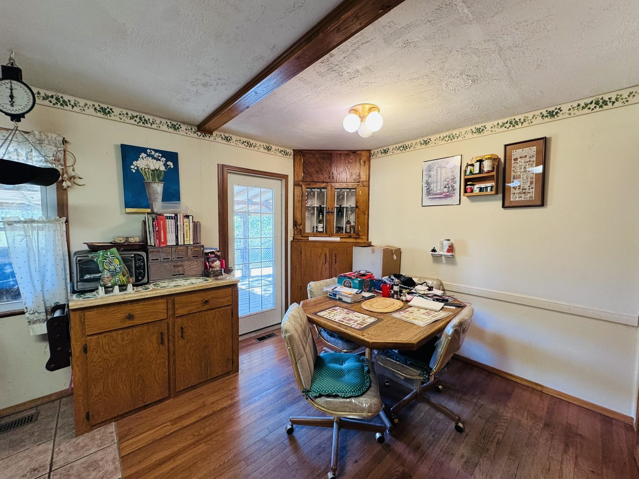 J Bar J - Residential