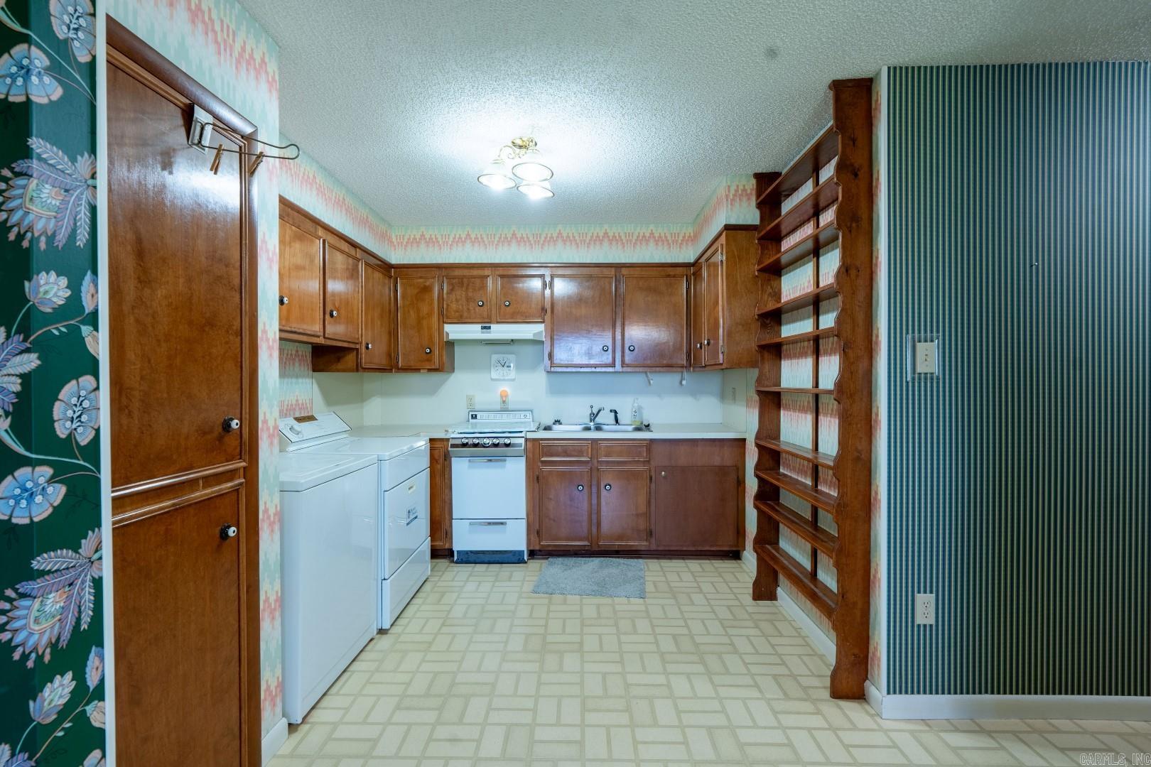 RIDGECREST ESTATES - Residential