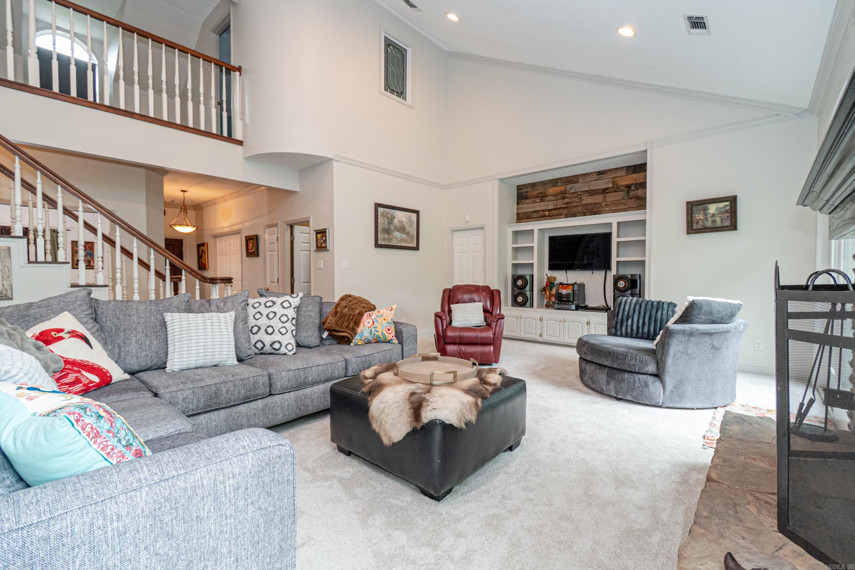 MEADOW HILLS - Residential