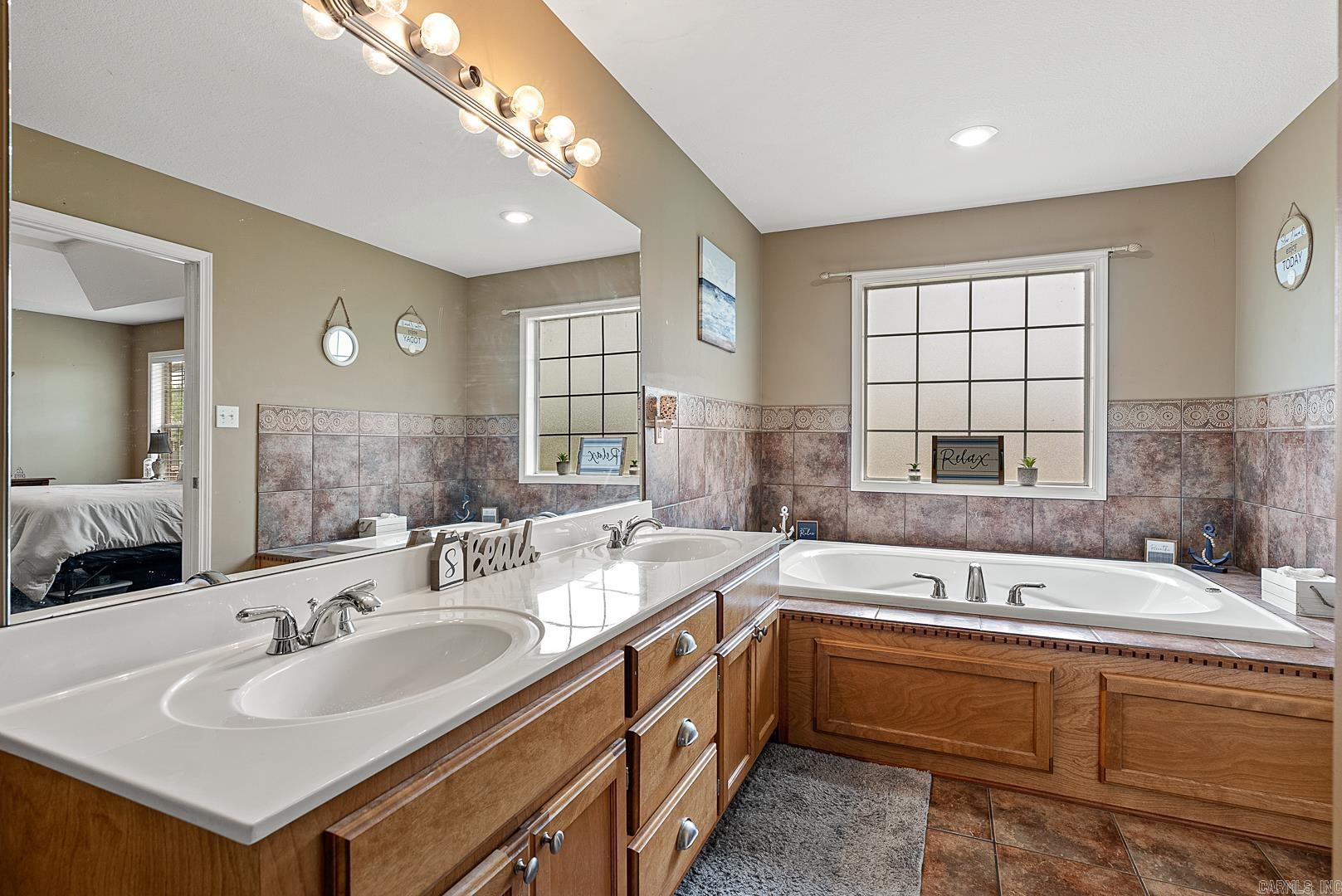 CARRIAGE HILL - Residential