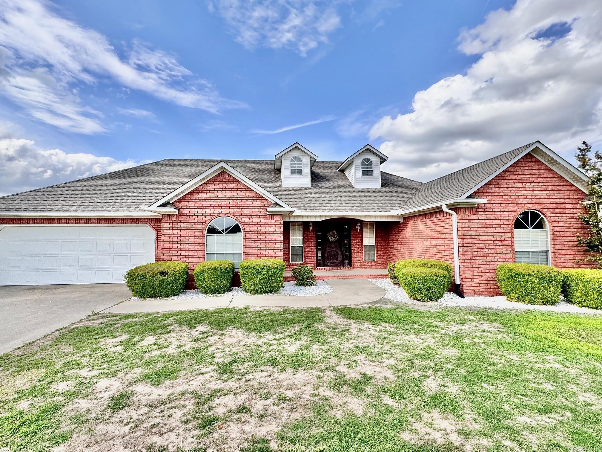 CARRIAGE HILL - Residential