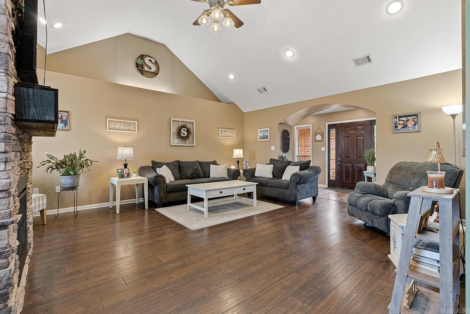 CARRIAGE HILL - Residential