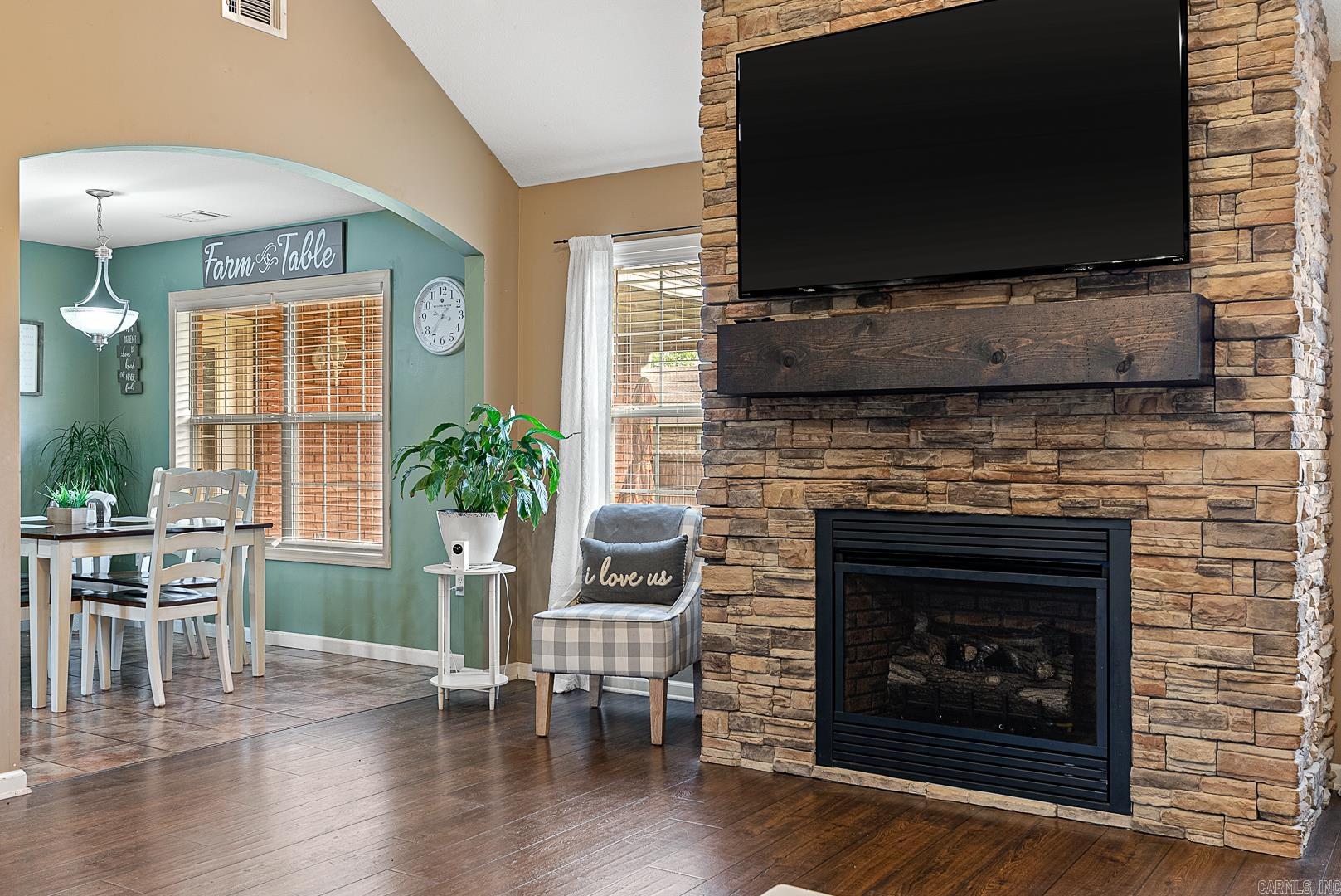 CARRIAGE HILL - Residential