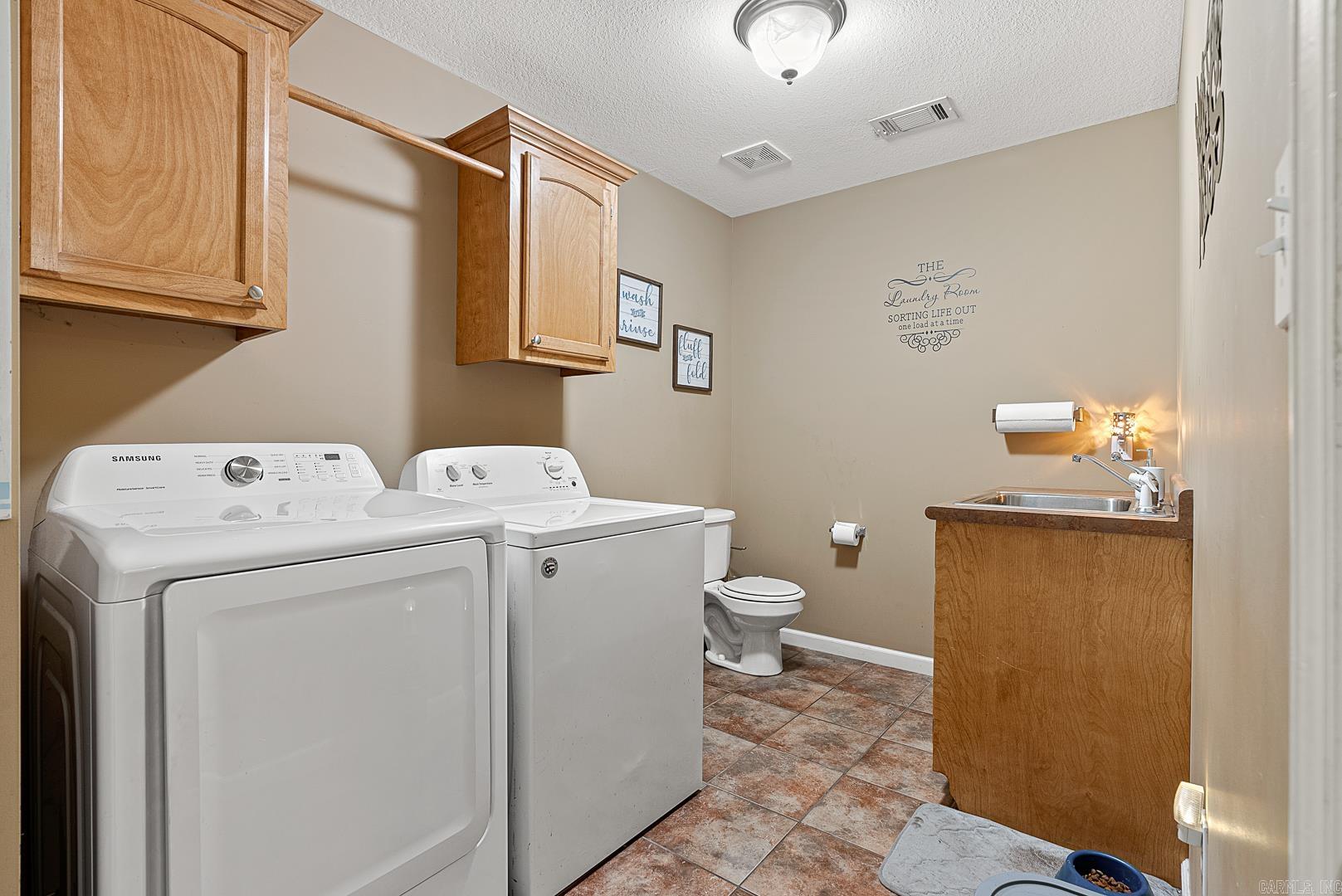 CARRIAGE HILL - Residential