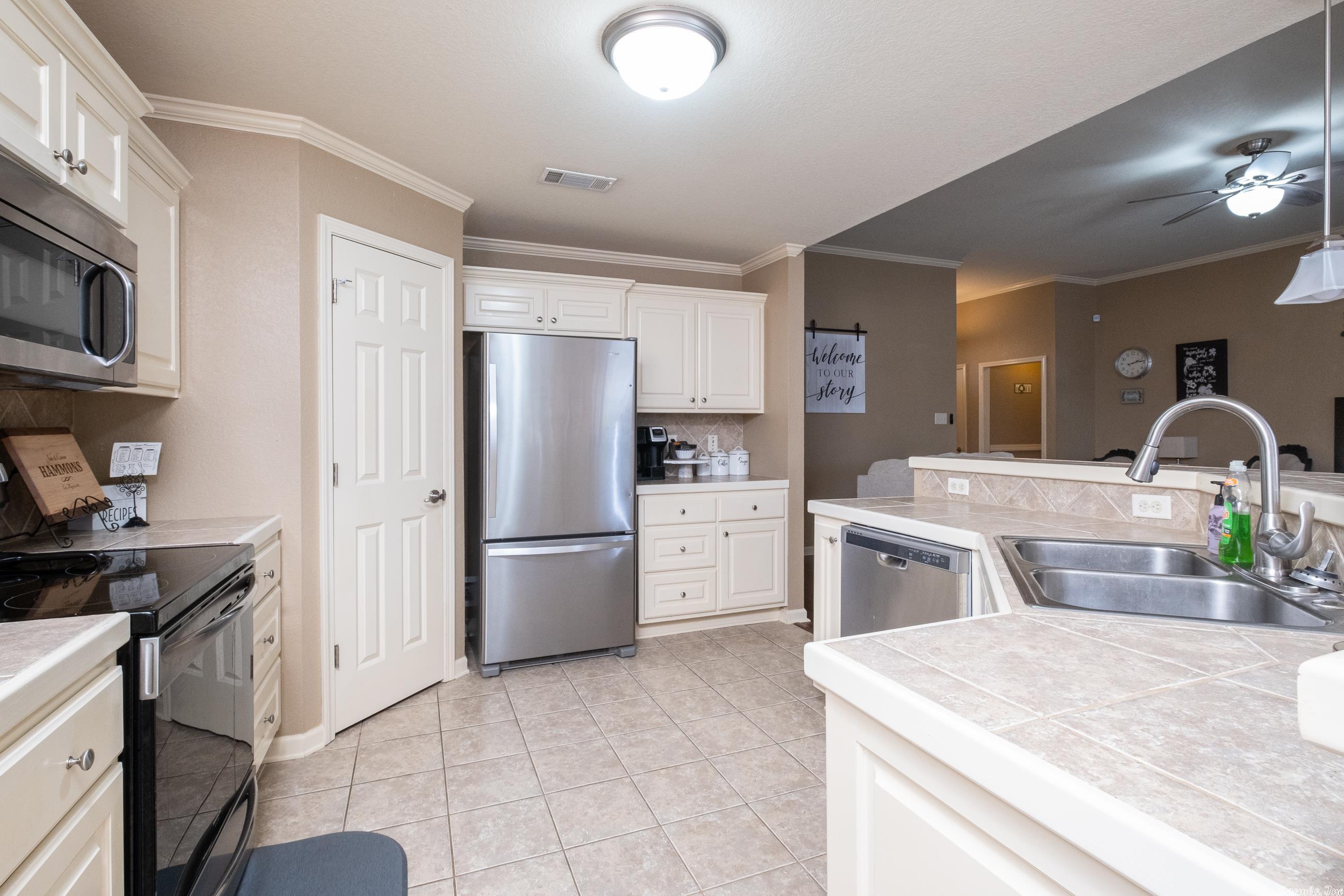 HIDDEN MEADOWS - Residential