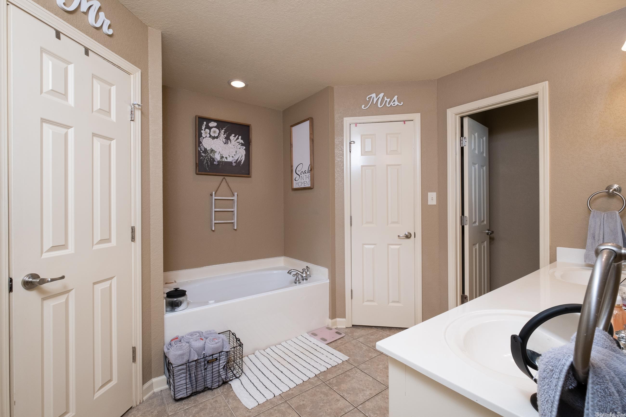 HIDDEN MEADOWS - Residential