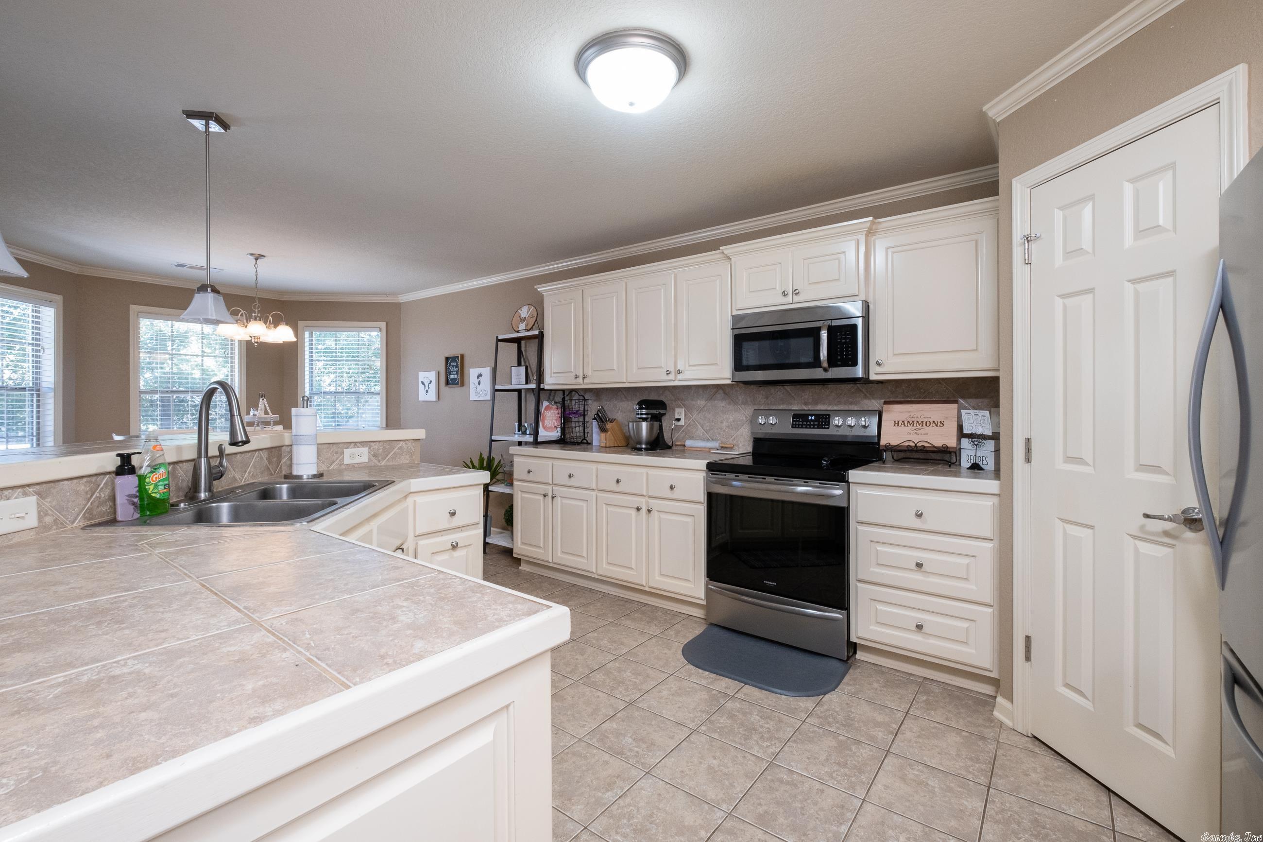 HIDDEN MEADOWS - Residential