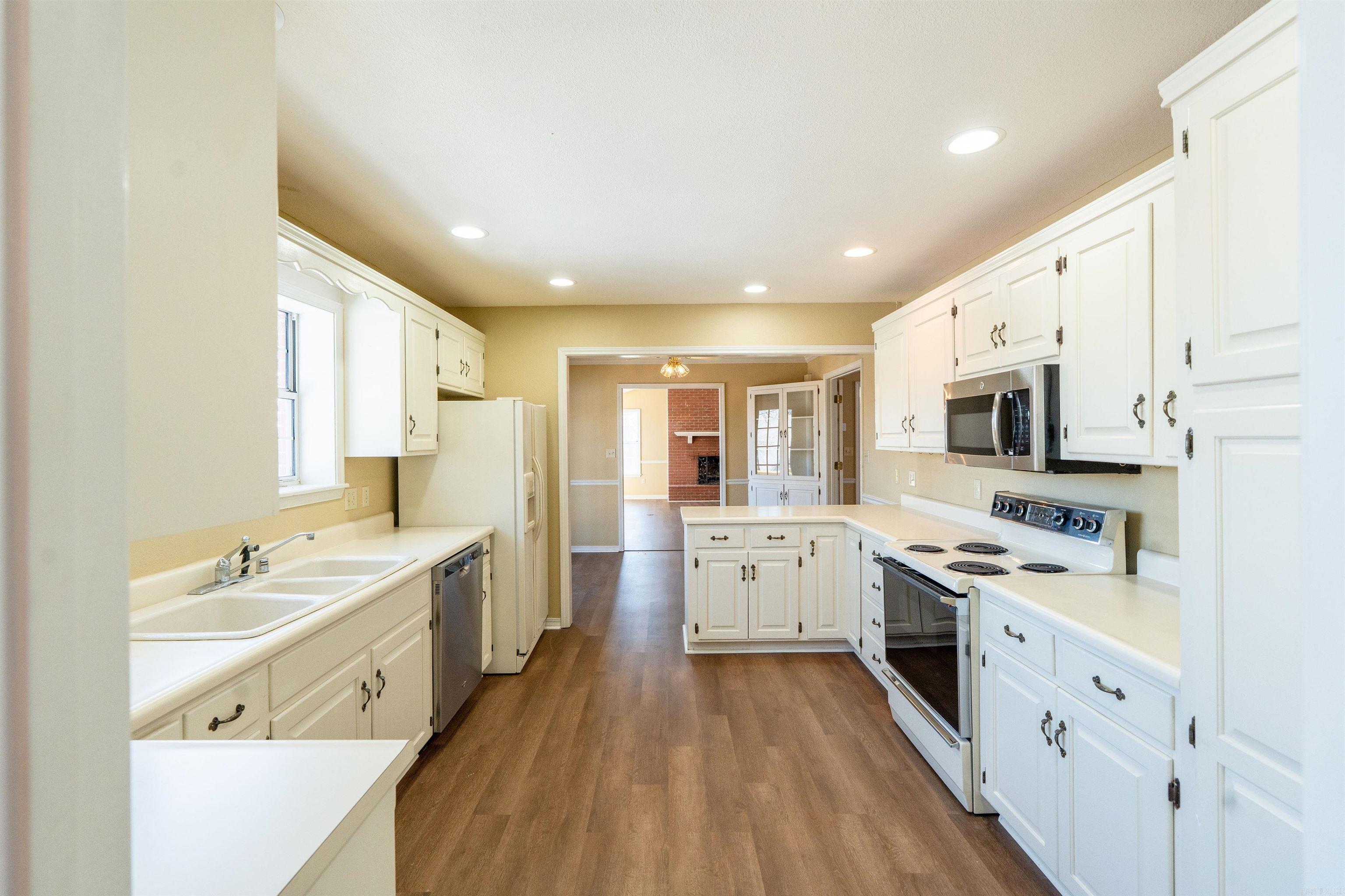 River Oaks River - Residential