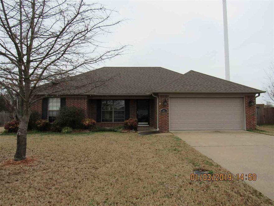 Well maintained 3 bedroom split plan home, gas log fireplace in living room, galley style kitchen with stainless steel appliances, large master suite with jet tub and large walk-in closet, oversized fenced yard with covered patio, 2 car garage. Pets negotiable with a non-refundable pet deposit. Refrigerator is also negotiable.