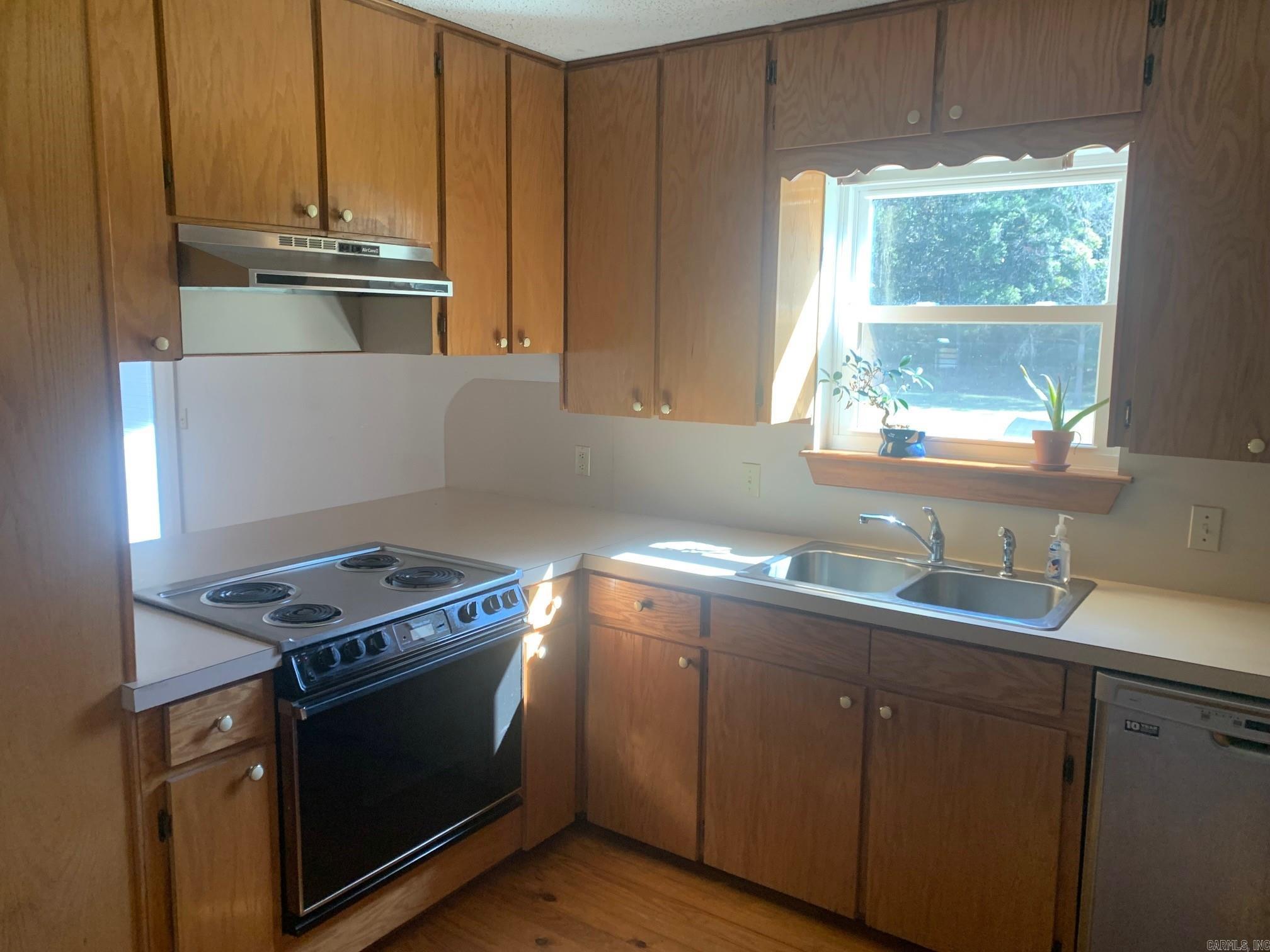 KINGWOOD EST. - Residential