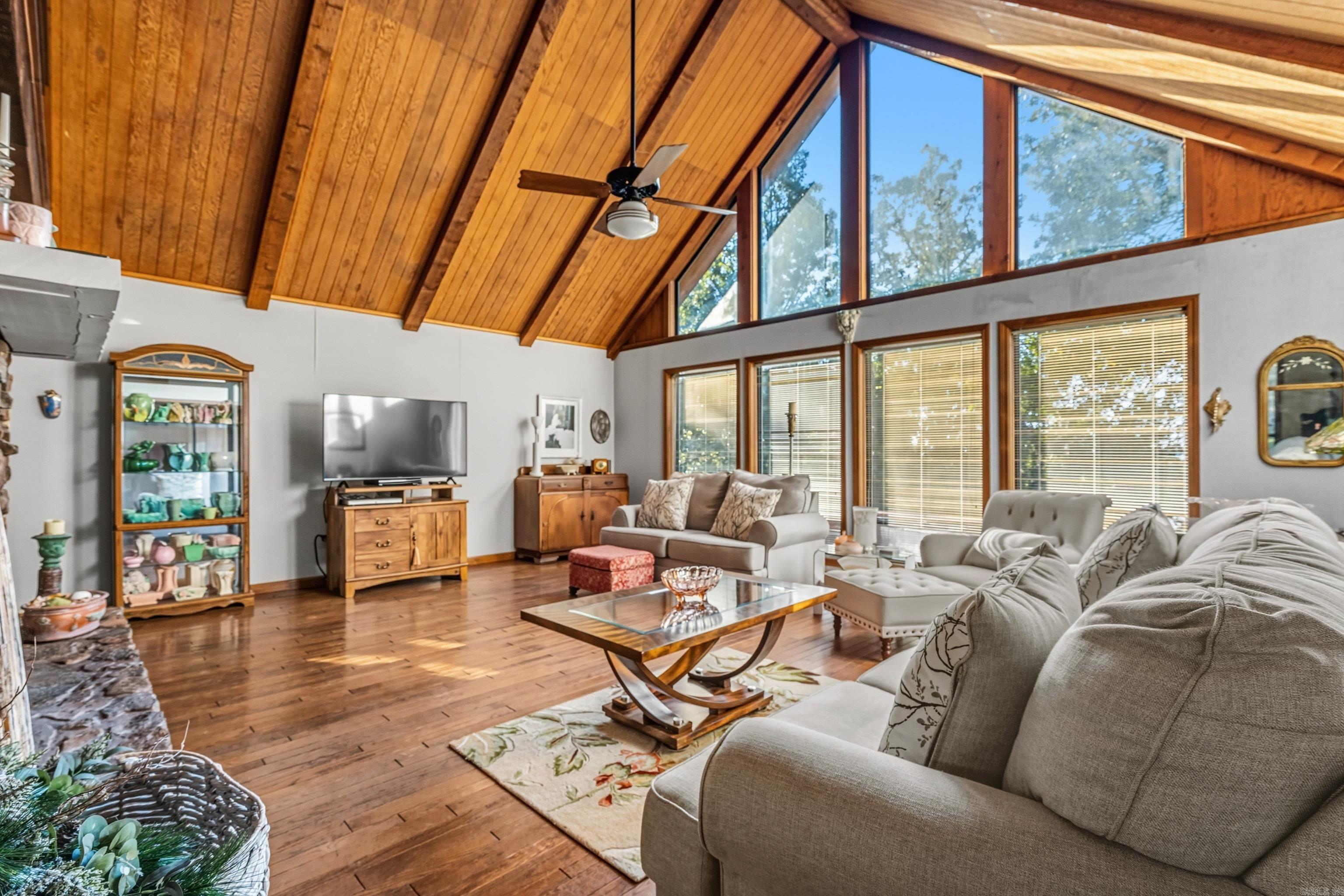 BEAVER LAKE ESTATES - Residential