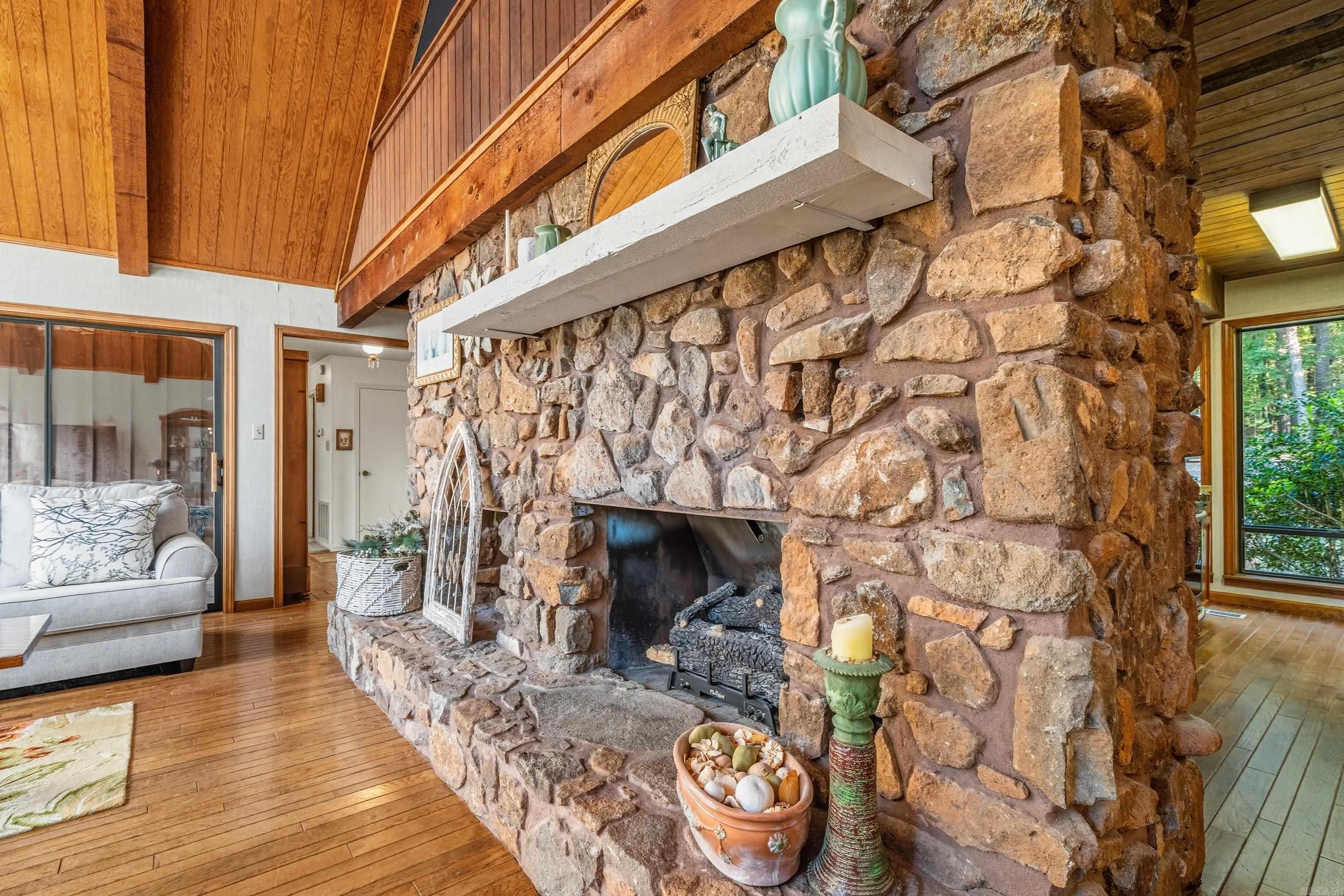 BEAVER LAKE ESTATES - Residential