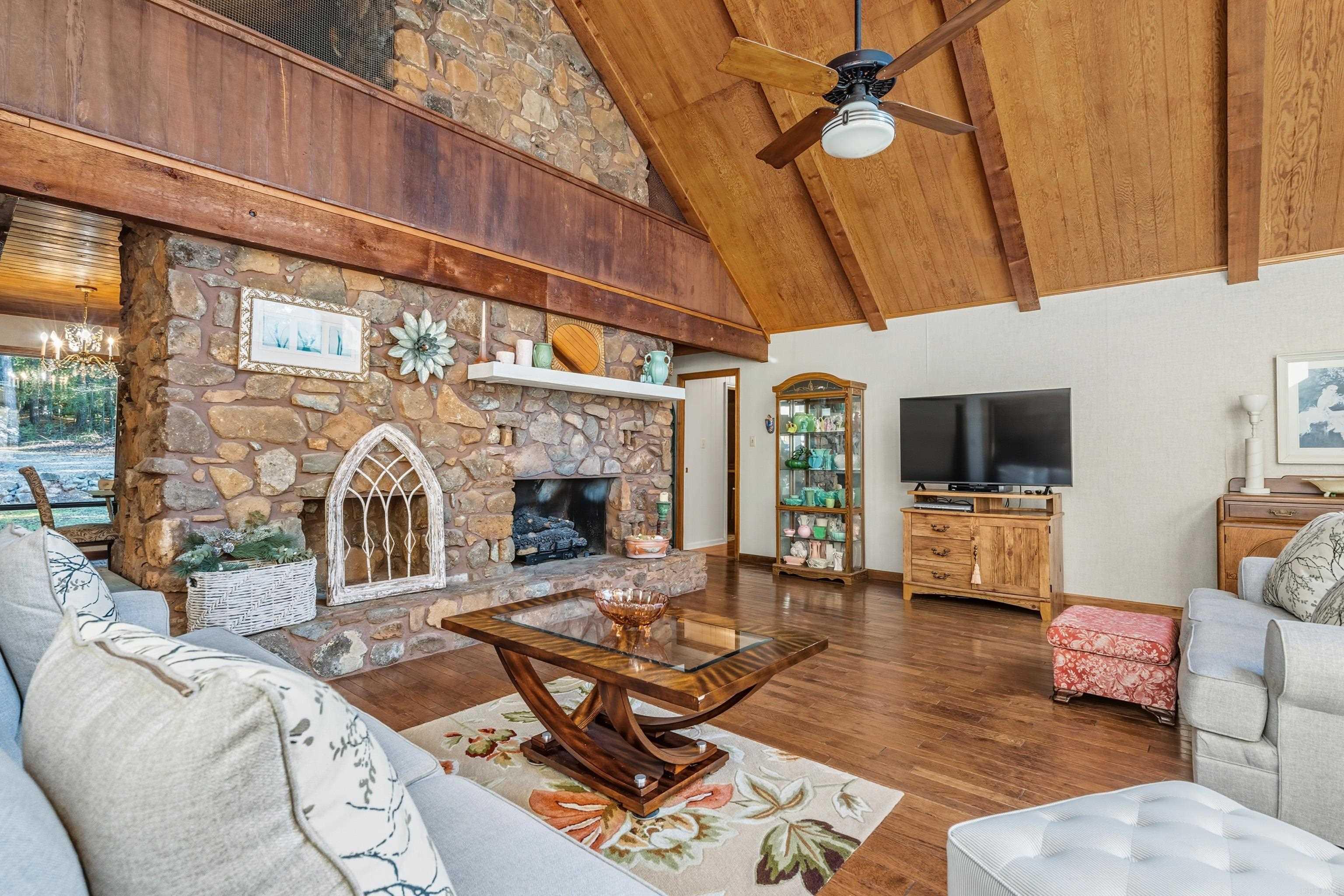 BEAVER LAKE ESTATES - Residential