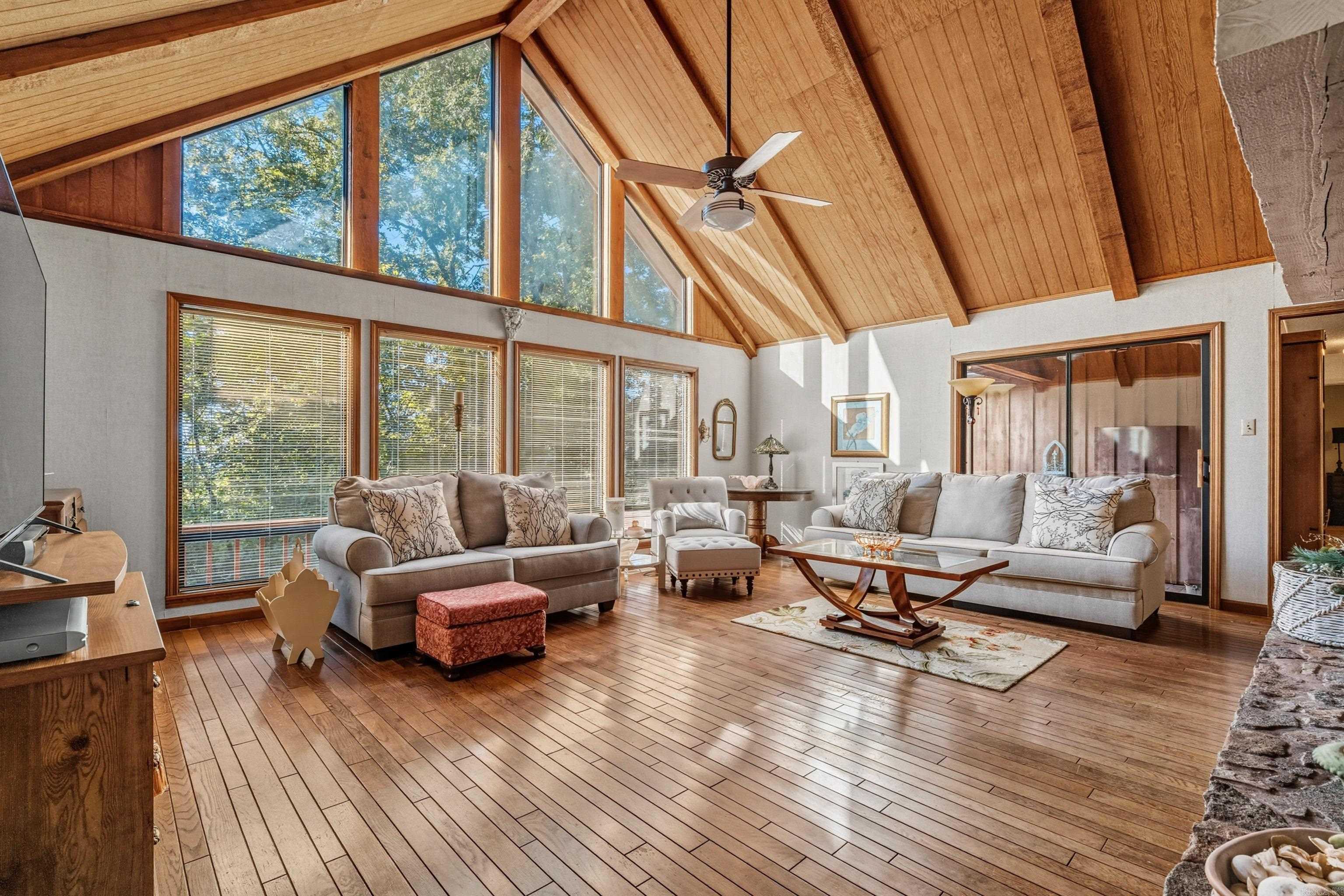 BEAVER LAKE ESTATES - Residential