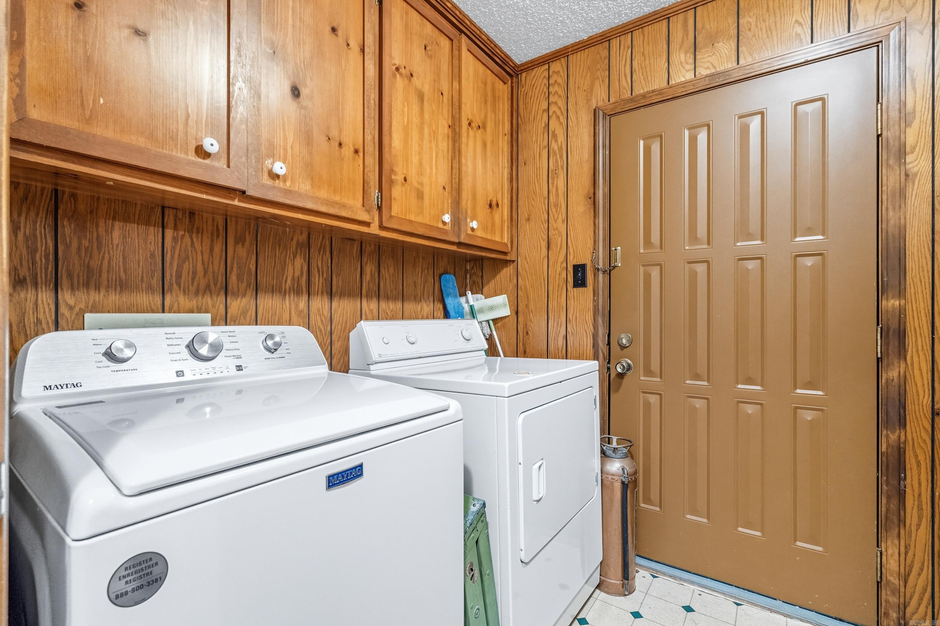 BEAVER LAKE ESTATES - Residential