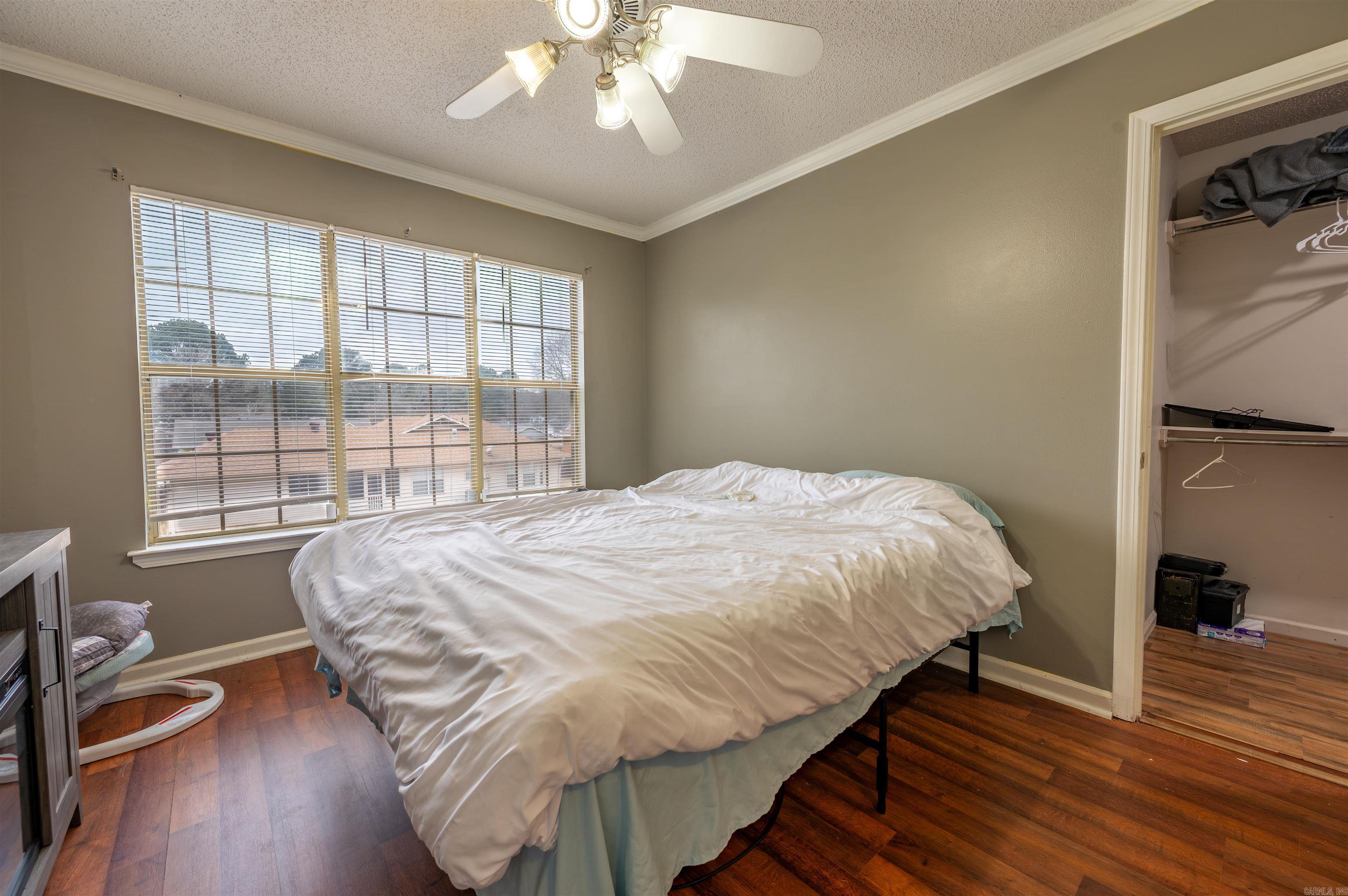 FOXWOOD J - Residential