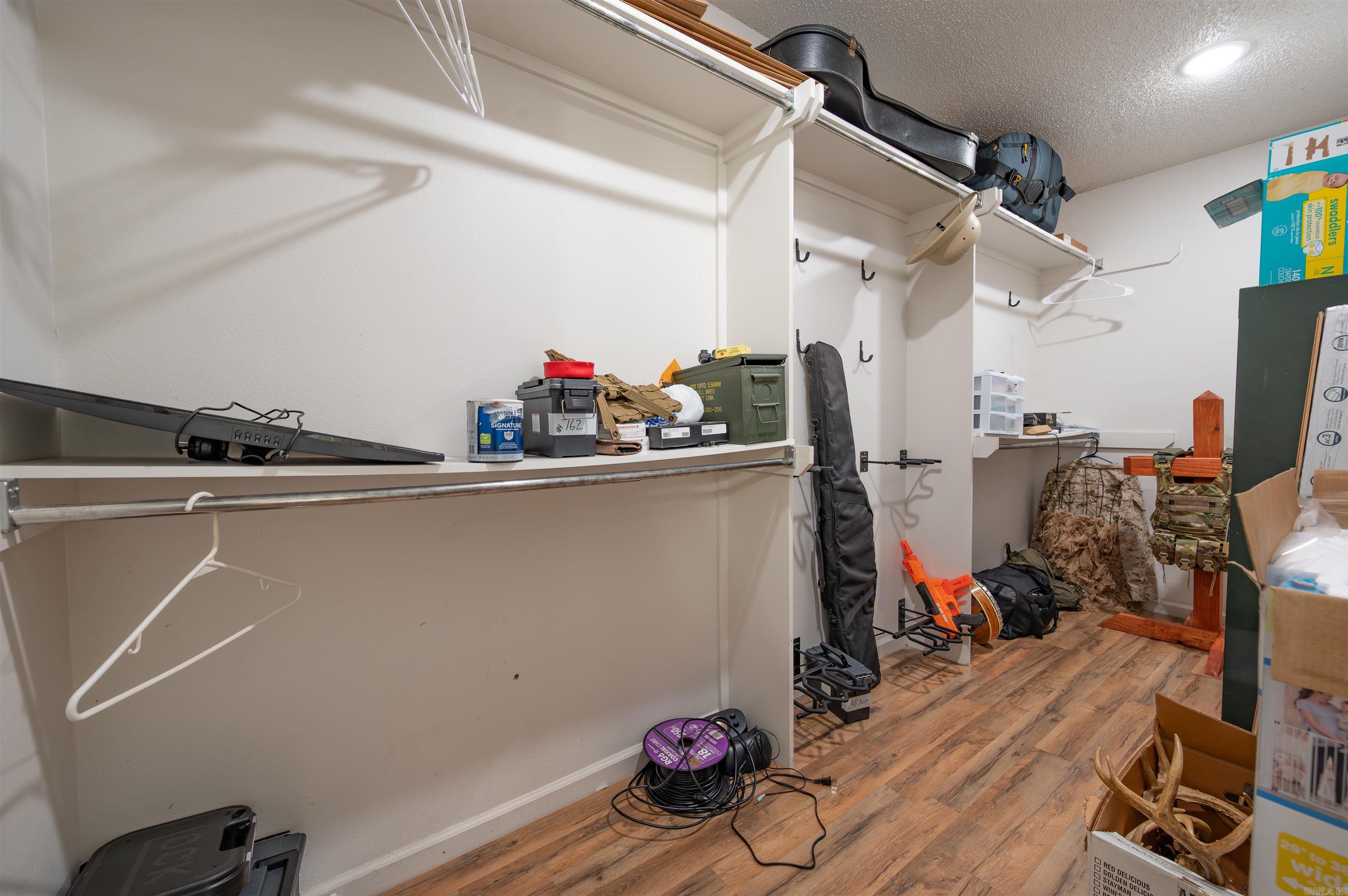 FOXWOOD J - Residential