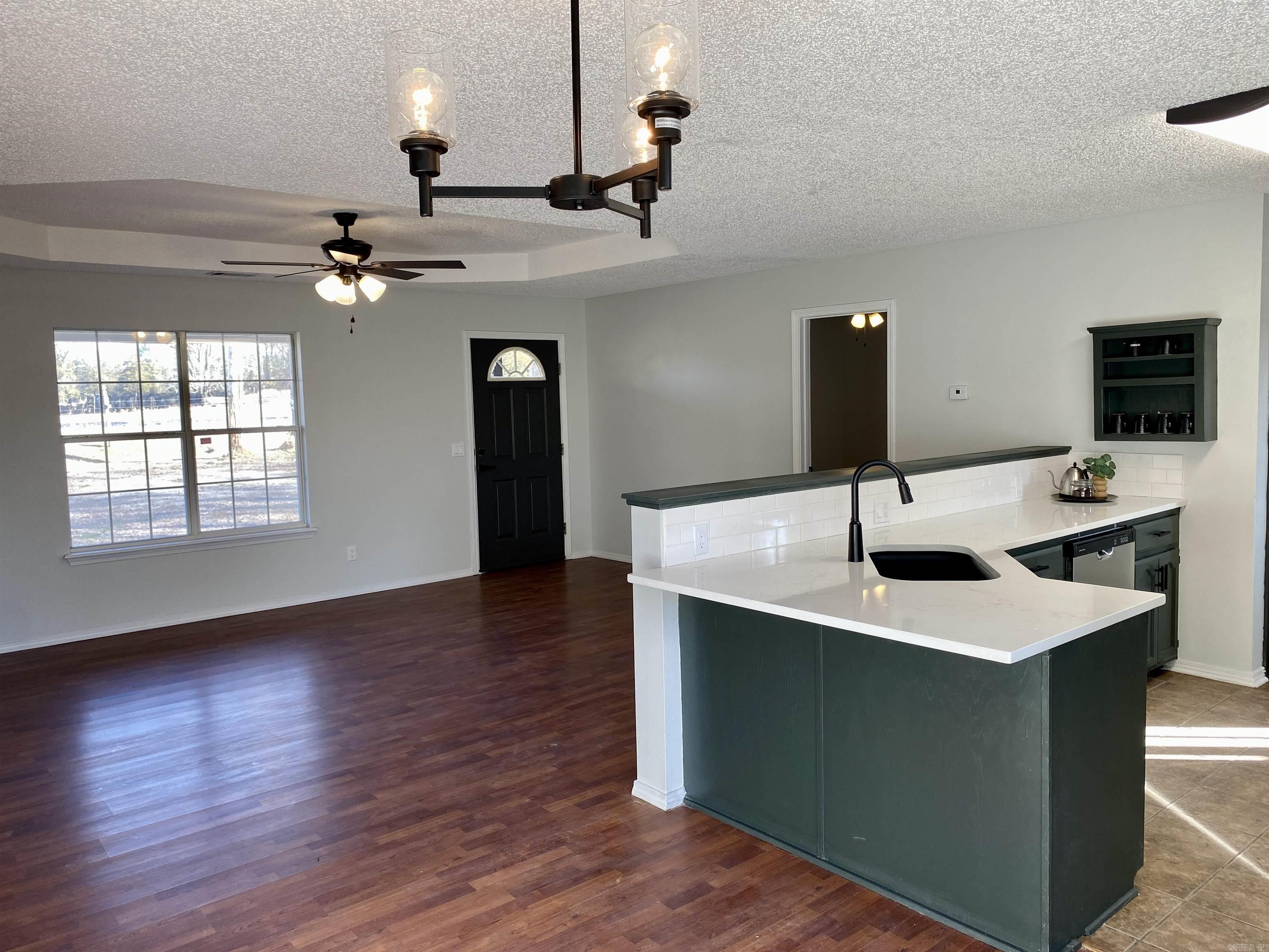 SHADOW VALLEY - Residential