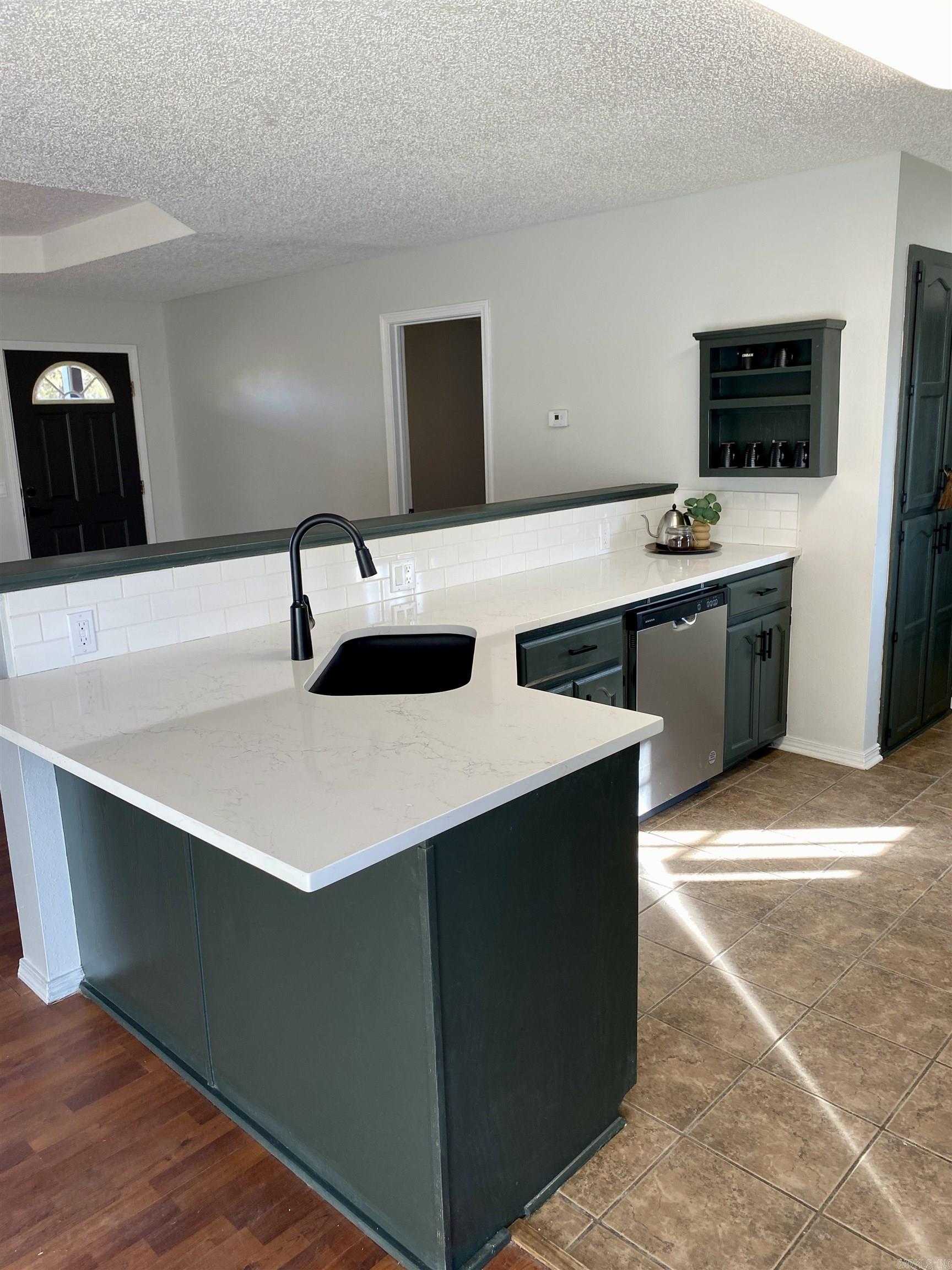 SHADOW VALLEY - Residential