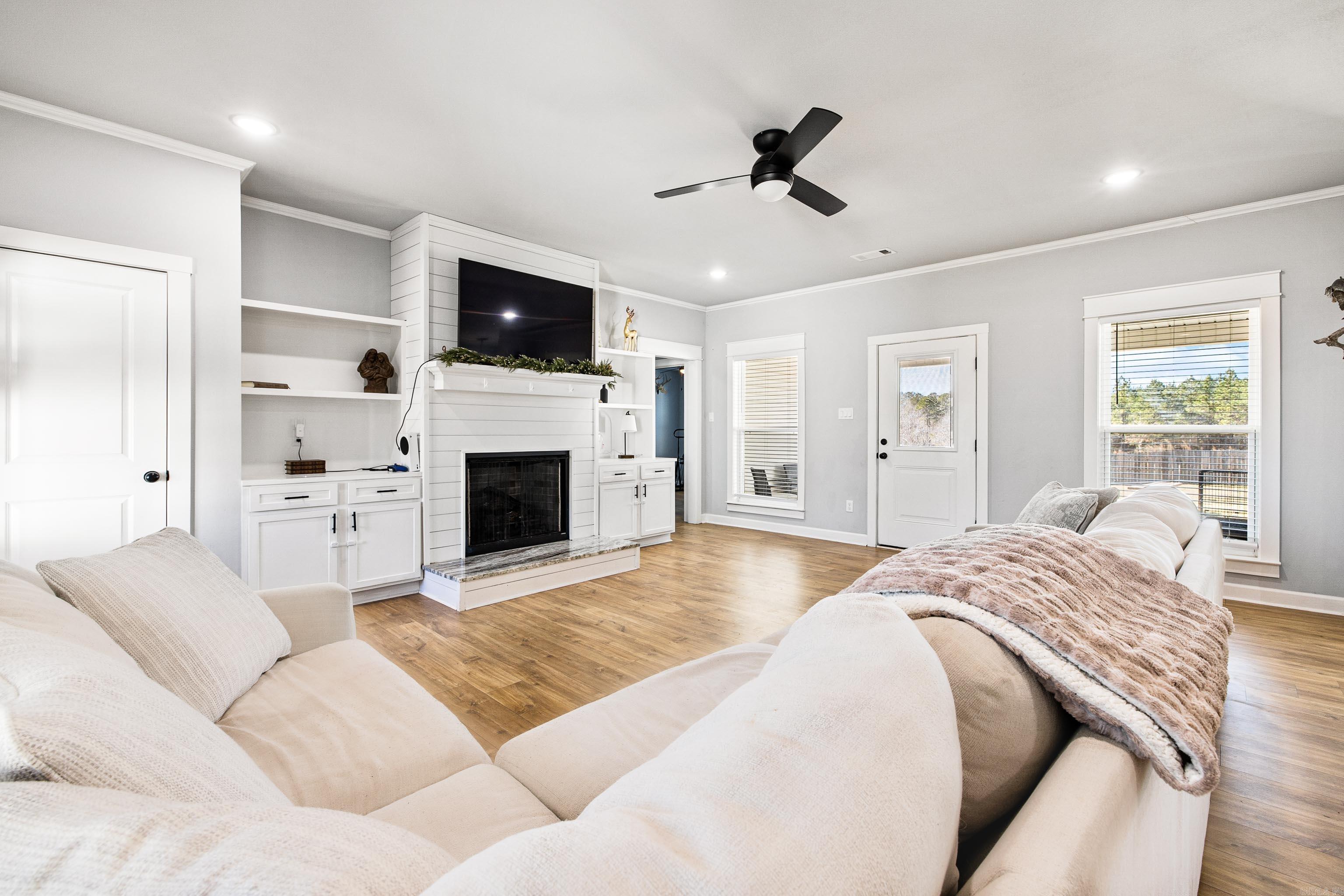 TIMBER POINT - Residential