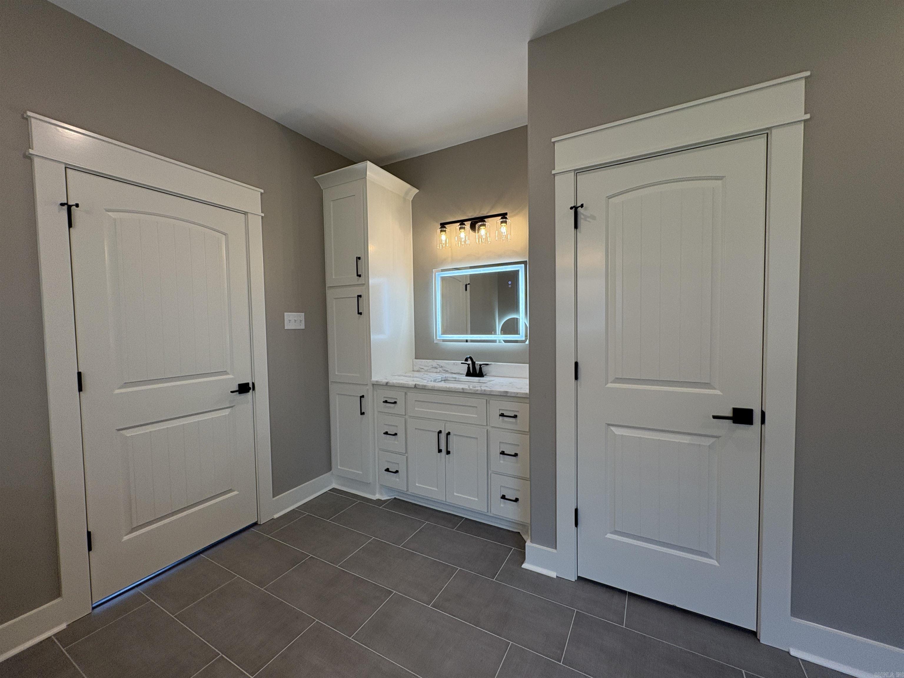 Salem Woods - Residential