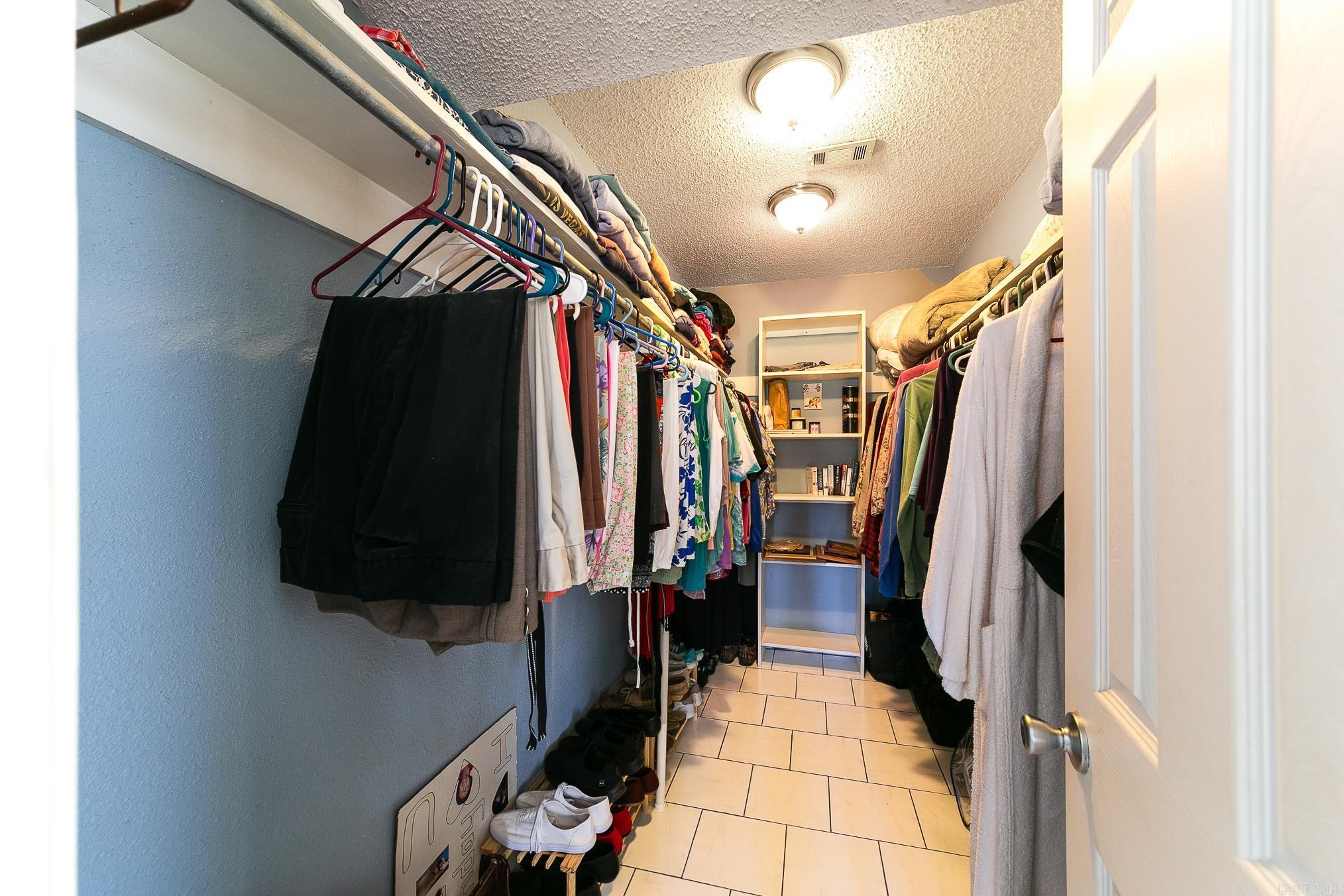 CIRCLE B - Residential