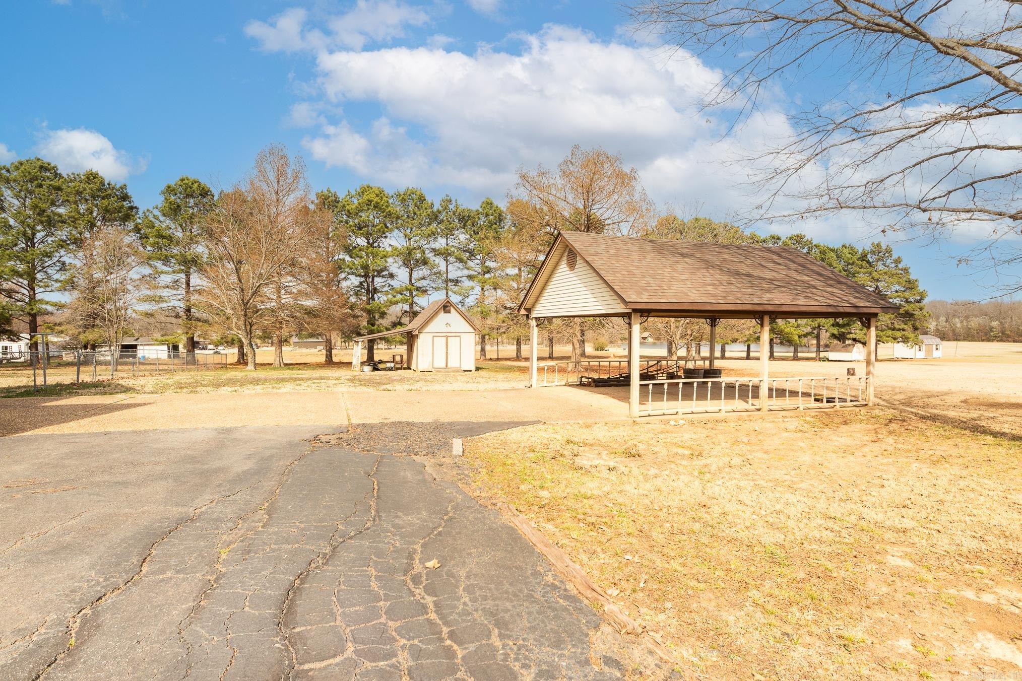 CIRCLE B - Residential