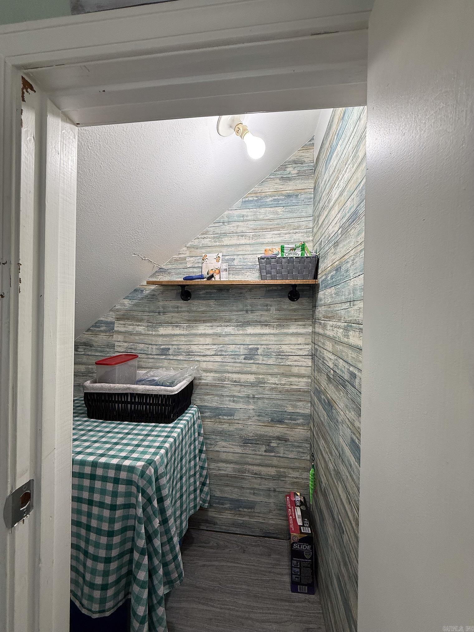 CIRCLE B - Residential